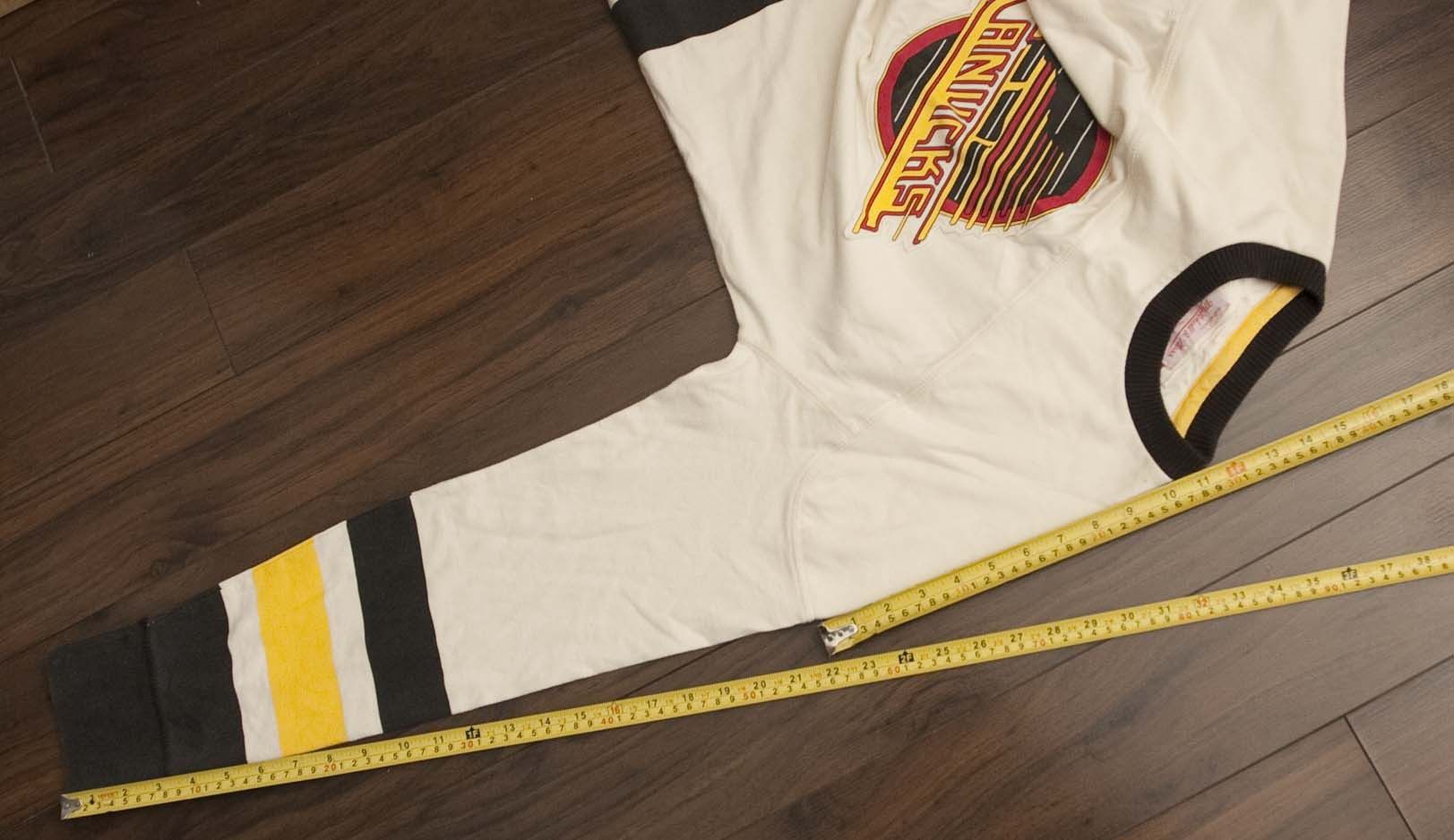 Mitchell & Ness × NHL Vancouver Canucks Shirt Long Sleeve Size M Mitchell & Ness Size US M / EU 48-50 / 2 - 6 Thumbnail