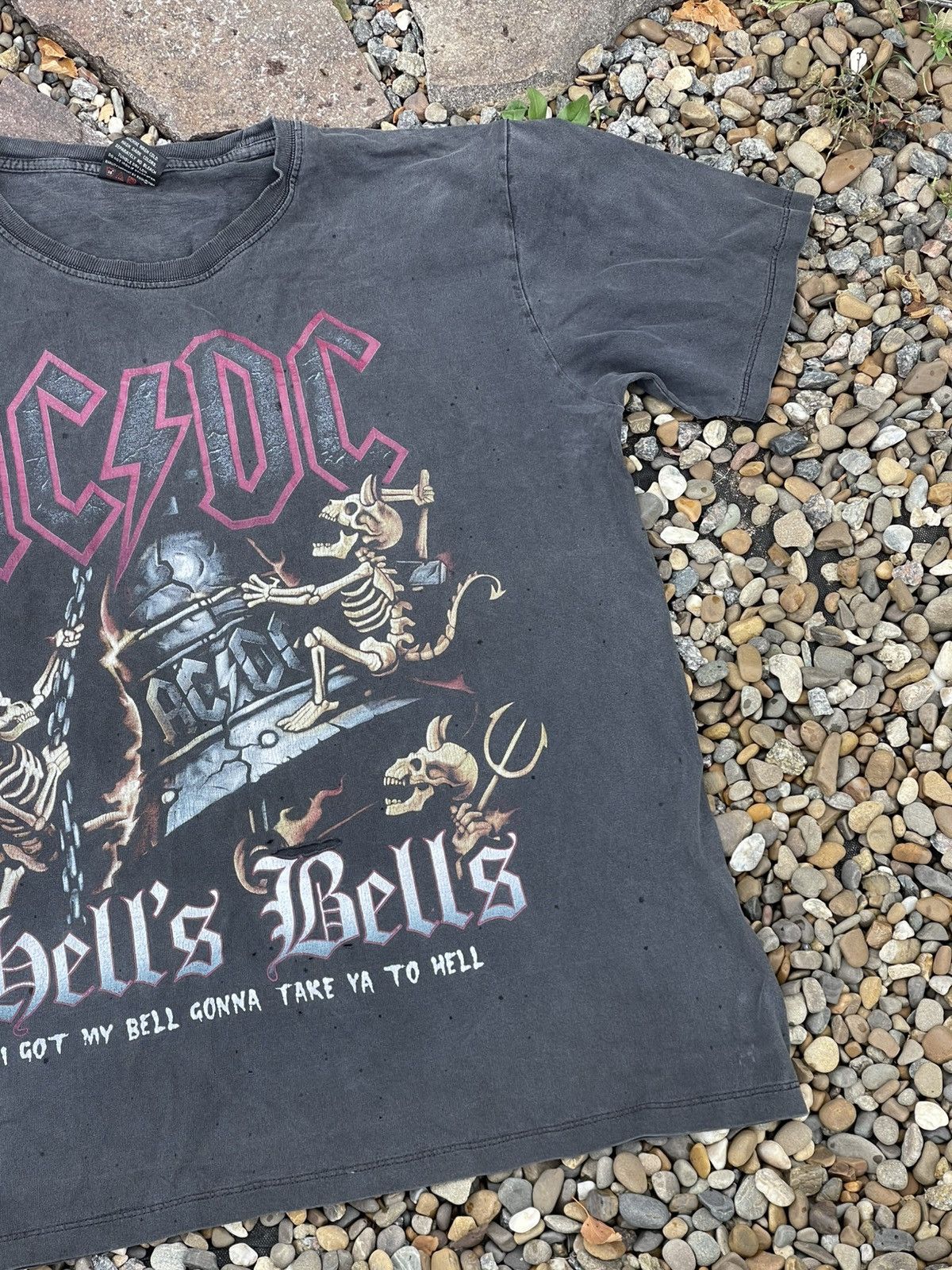 AC/DC 90’s AC/DC Vintage Hells Bells Distressed T-shirt Tee Size US L / EU 52-54 / 3 - 6 Thumbnail