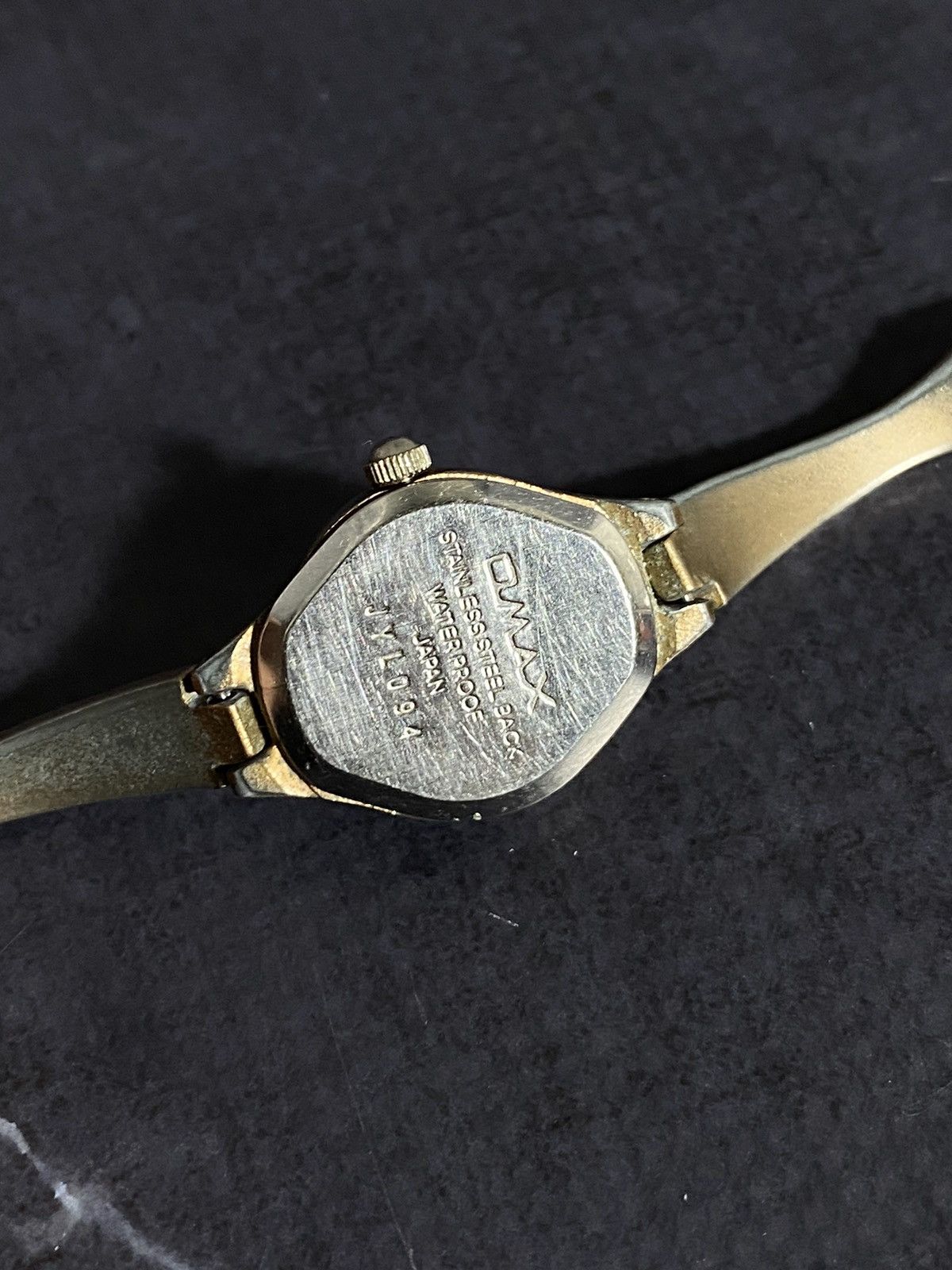 Vintage Vintage Omax Quartz Watch with Metal Bracelet Japanese Brand Size ONE SIZE - 9 Thumbnail