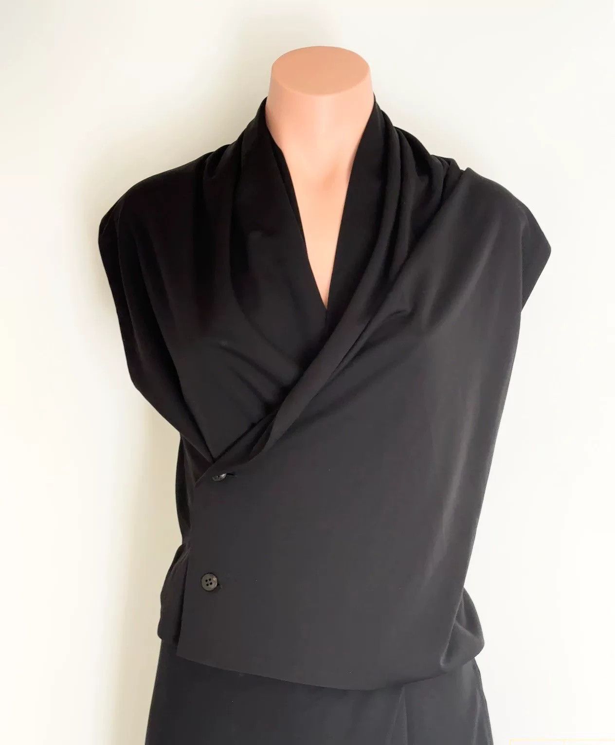 Yohji Yamamoto Yohji Yamamoto Draped Black Top Size M / US 6-8 / IT 42-44 - 1 Thumbnail