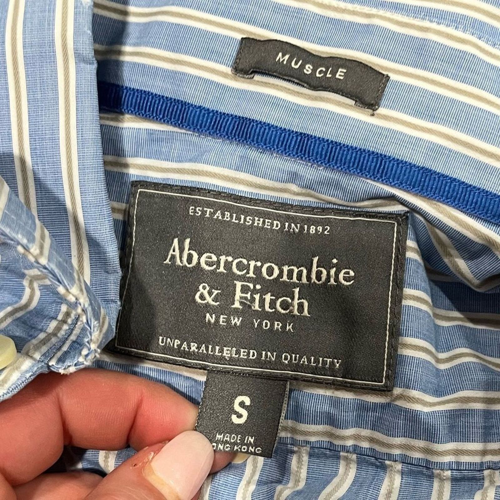 Abercrombie & Fitch Abercrombie & Fitch Muscle Striped Button-Down Shirt Size S Size US S / EU 44-46 / 1 - 4 Thumbnail