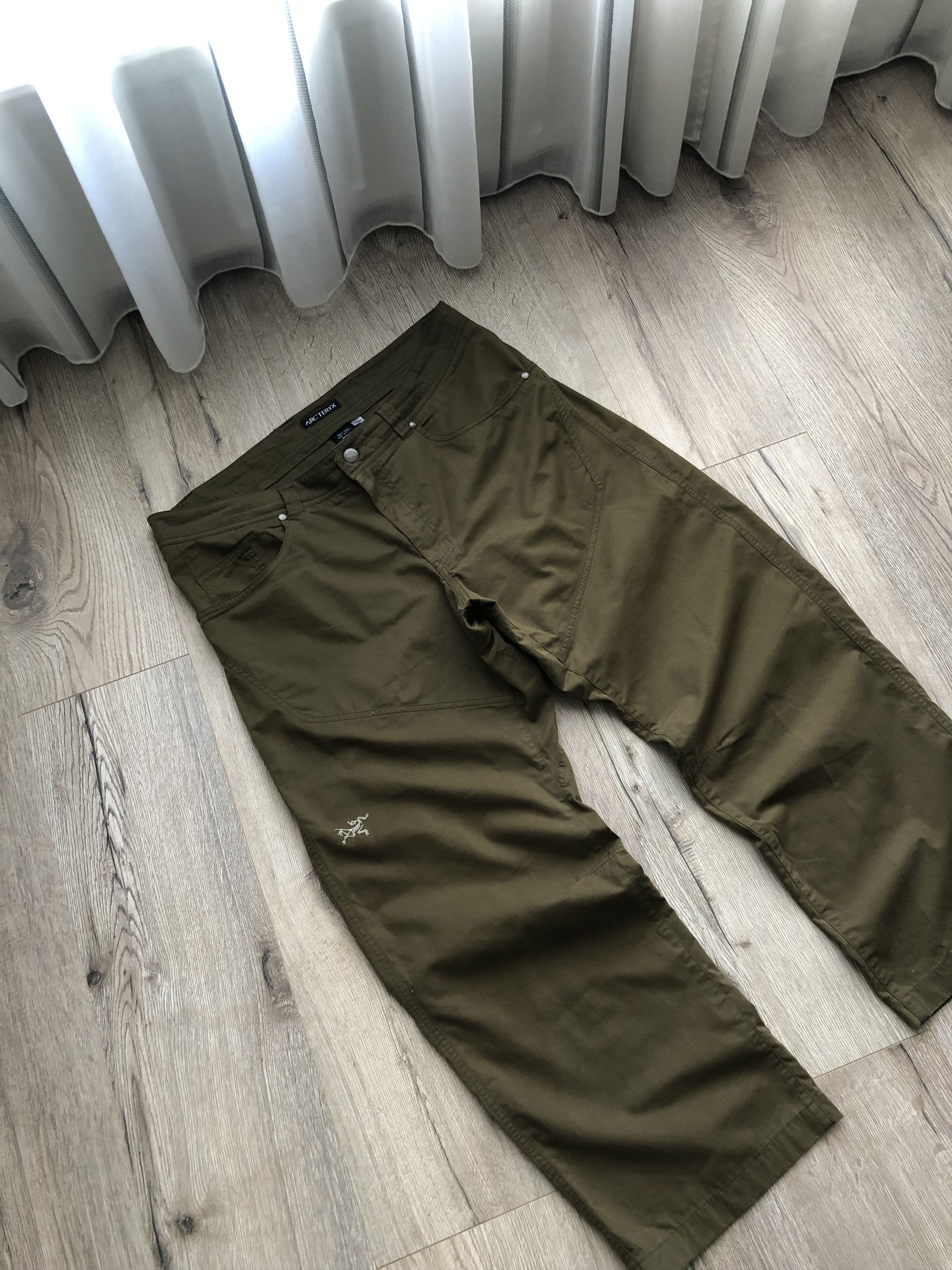 image of Arcteryx x Outdoor Life Arc’Teryx Gorpcore Style Cargo Khaki Pants Vintage, Men's (Size 36)