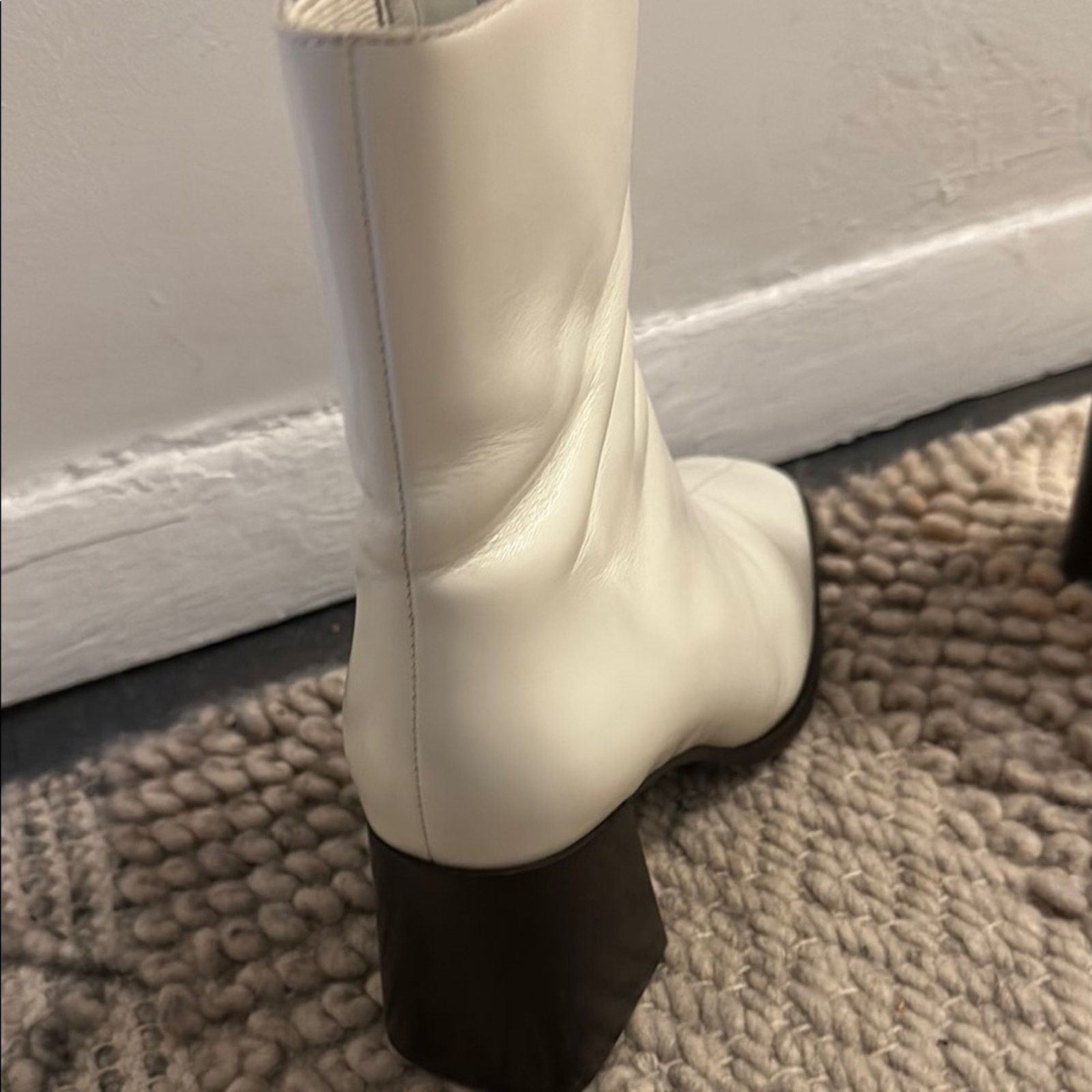 Jeffrey Campbell NWT Jeffrey Campbell White Ankle Boots Size 9 Size US 9 / IT 39 - 6 Thumbnail