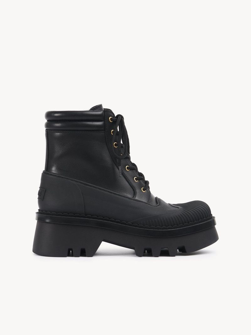 o1loc1c10226 Ankle Boots in Black