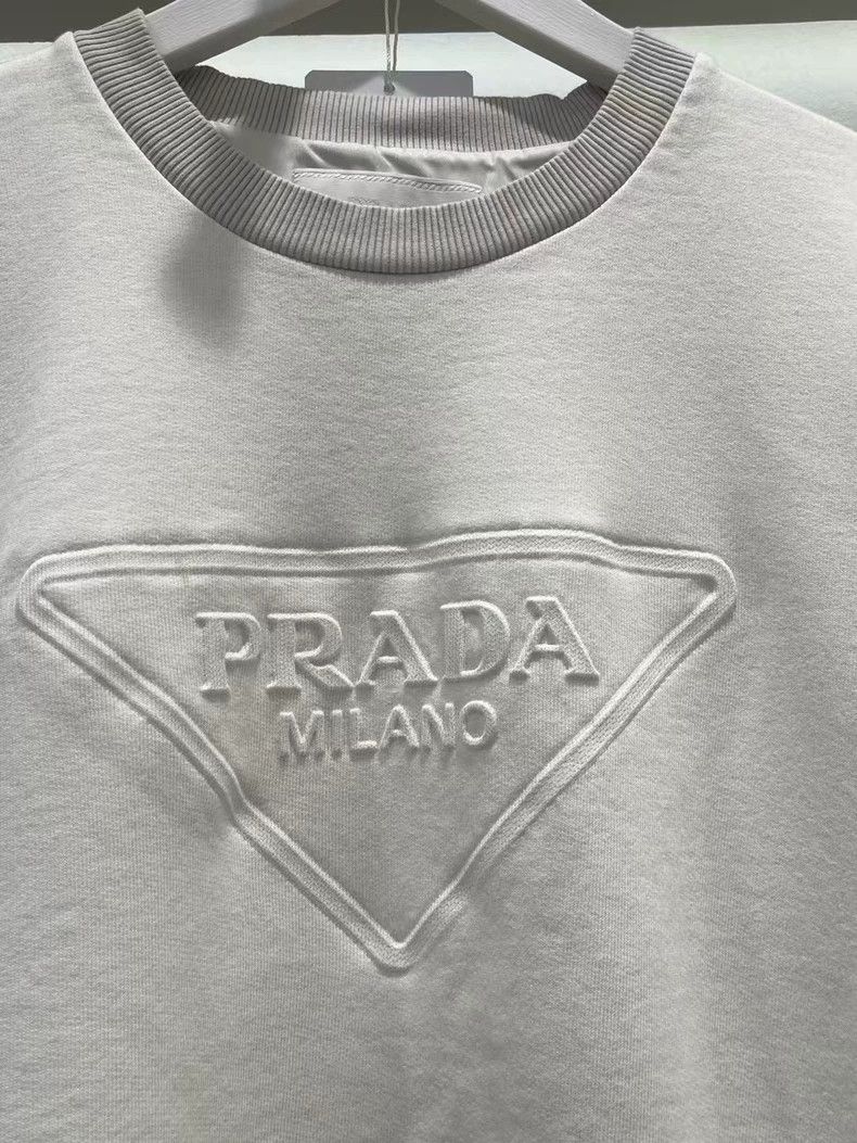 Prada Prada White relief letter logo short sleeves 2501-Nextarrow Size US M / EU 48-50 / 2 - 5 Thumbnail