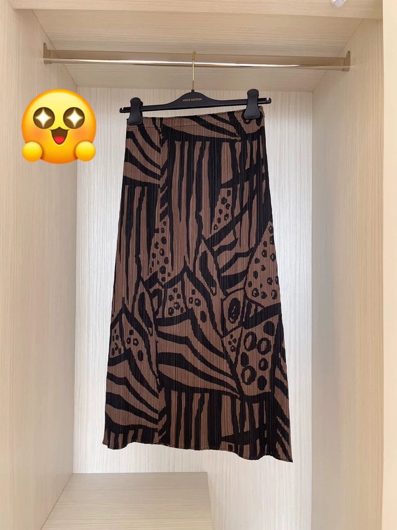 Issey Miyake issey miyake size:3 African life graffiti skirt Size 42" / US 20 - 1 Thumbnail