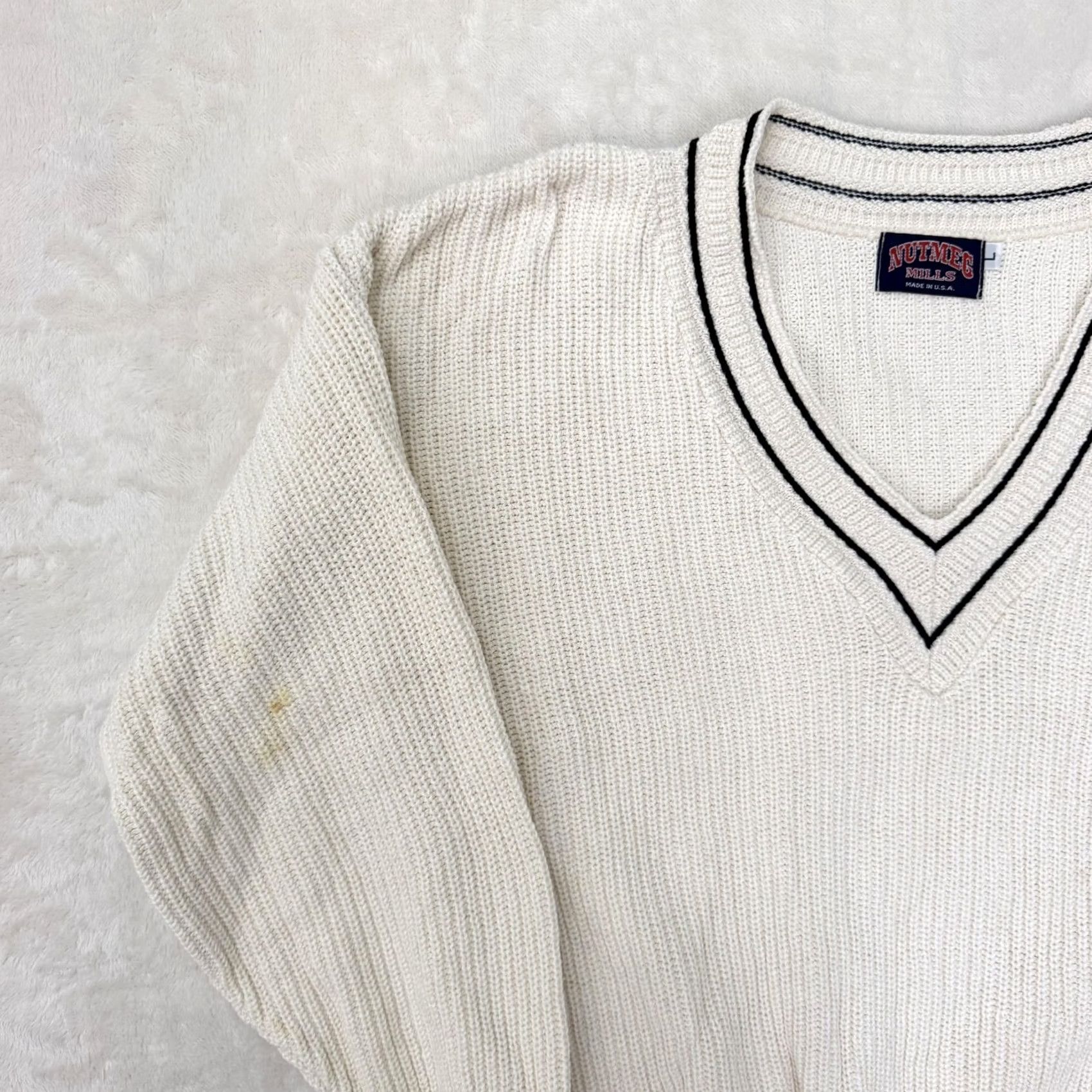 Nutmeg VINTAGE Nutmeg Mills Sweater Mens Large White V Neck Pullover Knit Embroidered Size US L / EU 52-54 / 3 - 5 Thumbnail