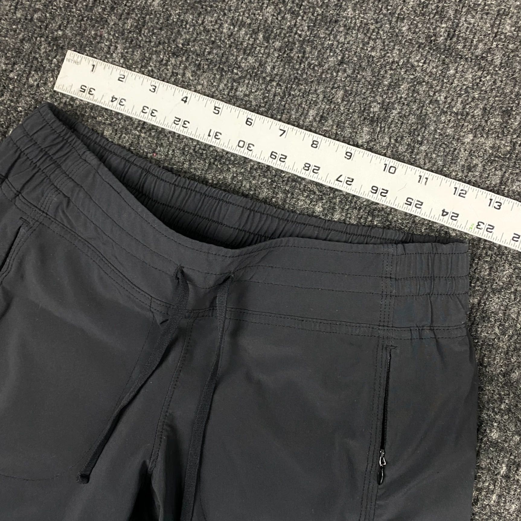 Athleta Womens Athleta La Viva Capri Pants 2 Black Drawstring Elastic Waist Ankle Breathing Comfortable Athletic Track Pants Womens Size 26" / US 2 / IT 38 - 7 Thumbnail