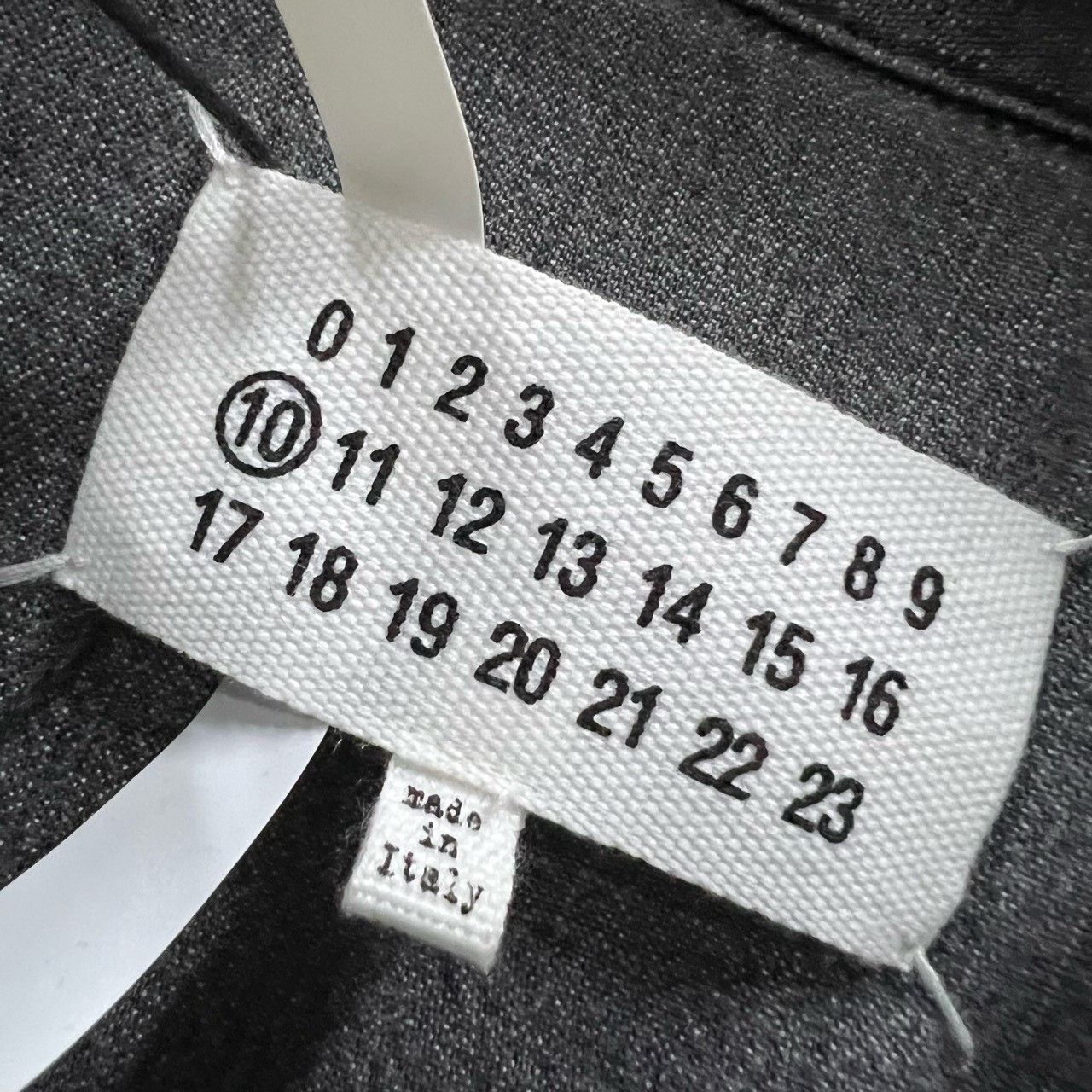 Maison Margiela Maison Margiela Size 39 Gray applique logo jacket size 39 2 Size US XXS / EU 40 - 4 Thumbnail
