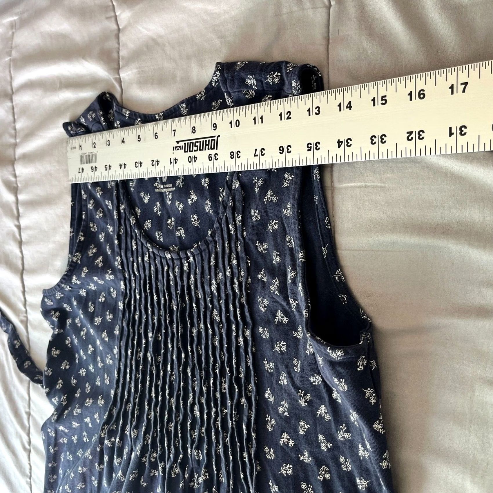 Vintage The Vermont Country Store Women Pintuck Floral Sleeveless Midi Dress M Navy Blue Floral Sleeveless Midi Dress Womens Size M / US 6-8 / IT 42-44 - 3 Thumbnail