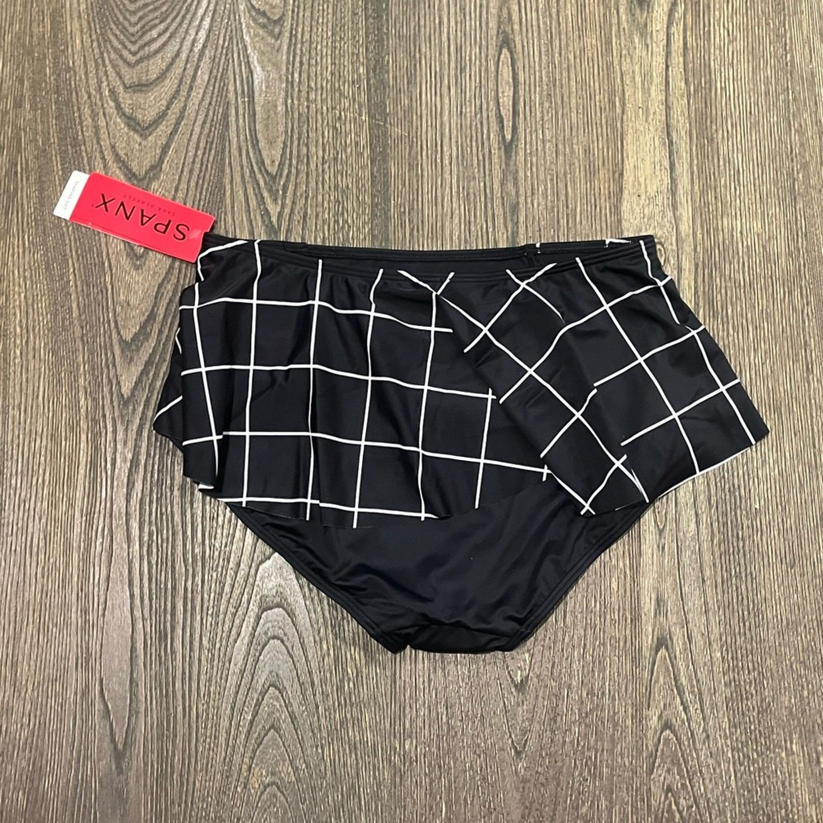 Spanx NWT Spanx Womens Flirty Skirted Swim Mid Rise Black Size 8 Size ONE SIZE - 6 Thumbnail
