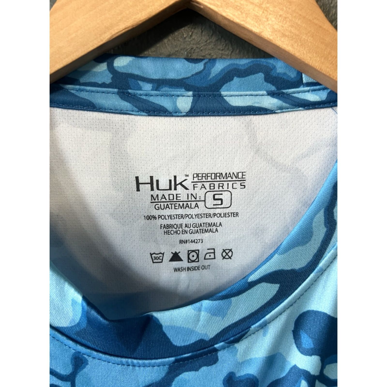 Vintage Huk Mens Blue Camo Long Sleeve Fishing T-shirt Size S Size US S / EU 44-46 / 1 - 3 Thumbnail