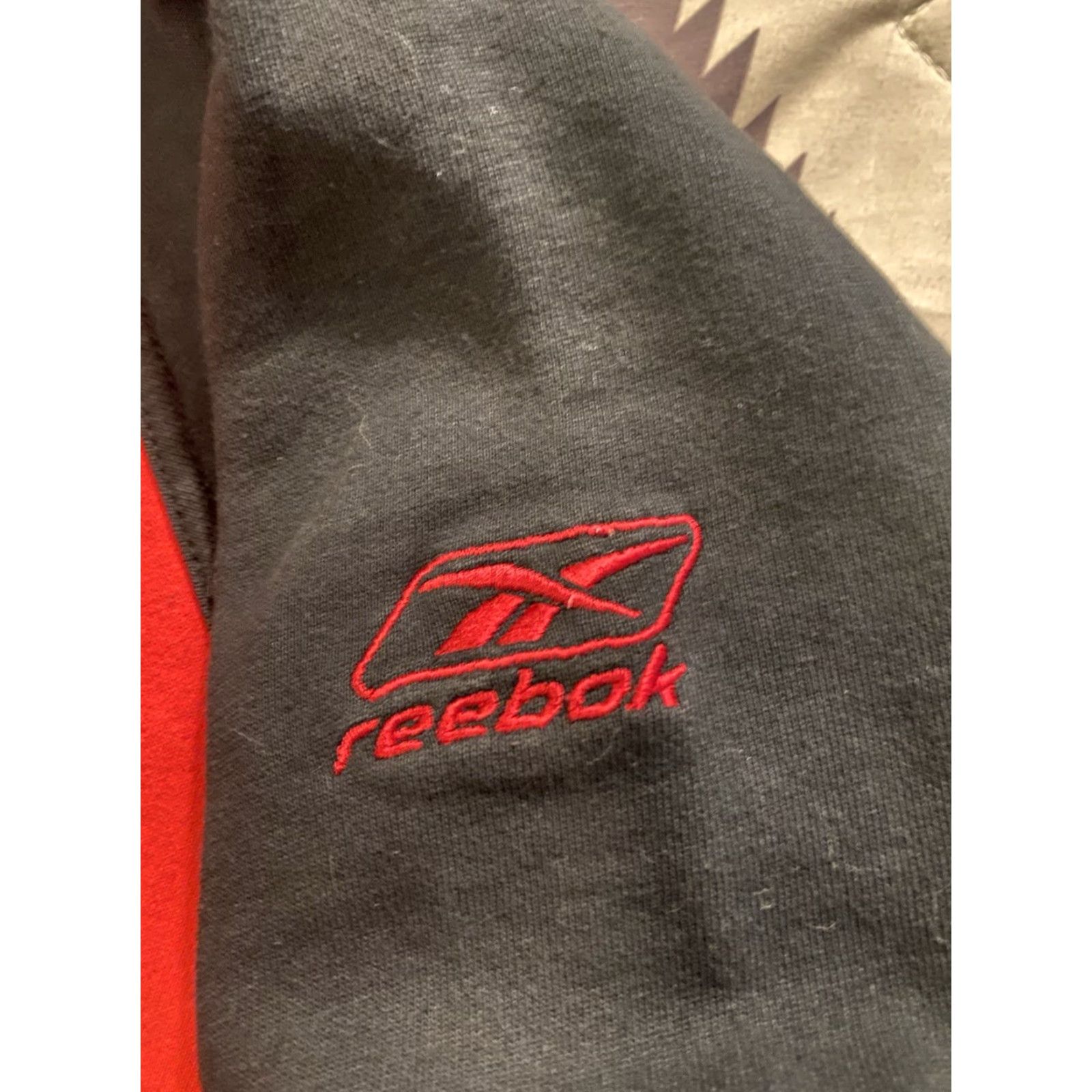 Reebok VINTAGE Reebok Tampa Bay Buccaneers Crewneck Sweatshirt XL Red Embroidered Team Apparel Men’s Pullover Winter Sports Size US XL / EU 56 / 4 - 4 Thumbnail