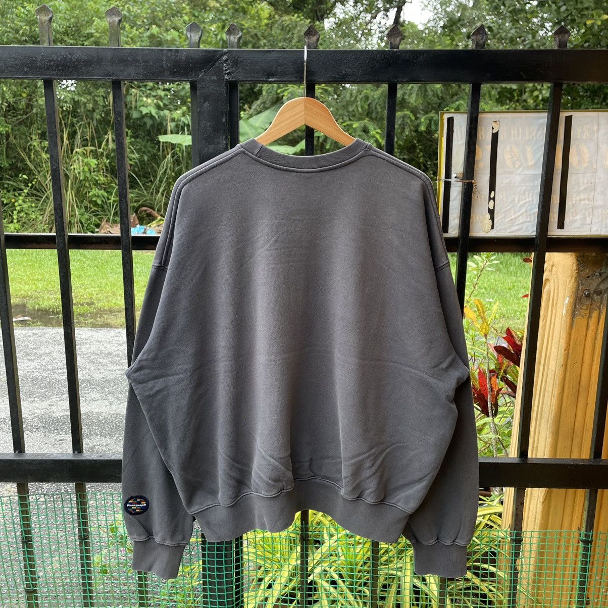 Japanese Brand 🔥Paragraph Embroidered Spelllout Crewneck Boxy Sweatshirt Size US XL / EU 56 / 4 - 2 Thumbnail