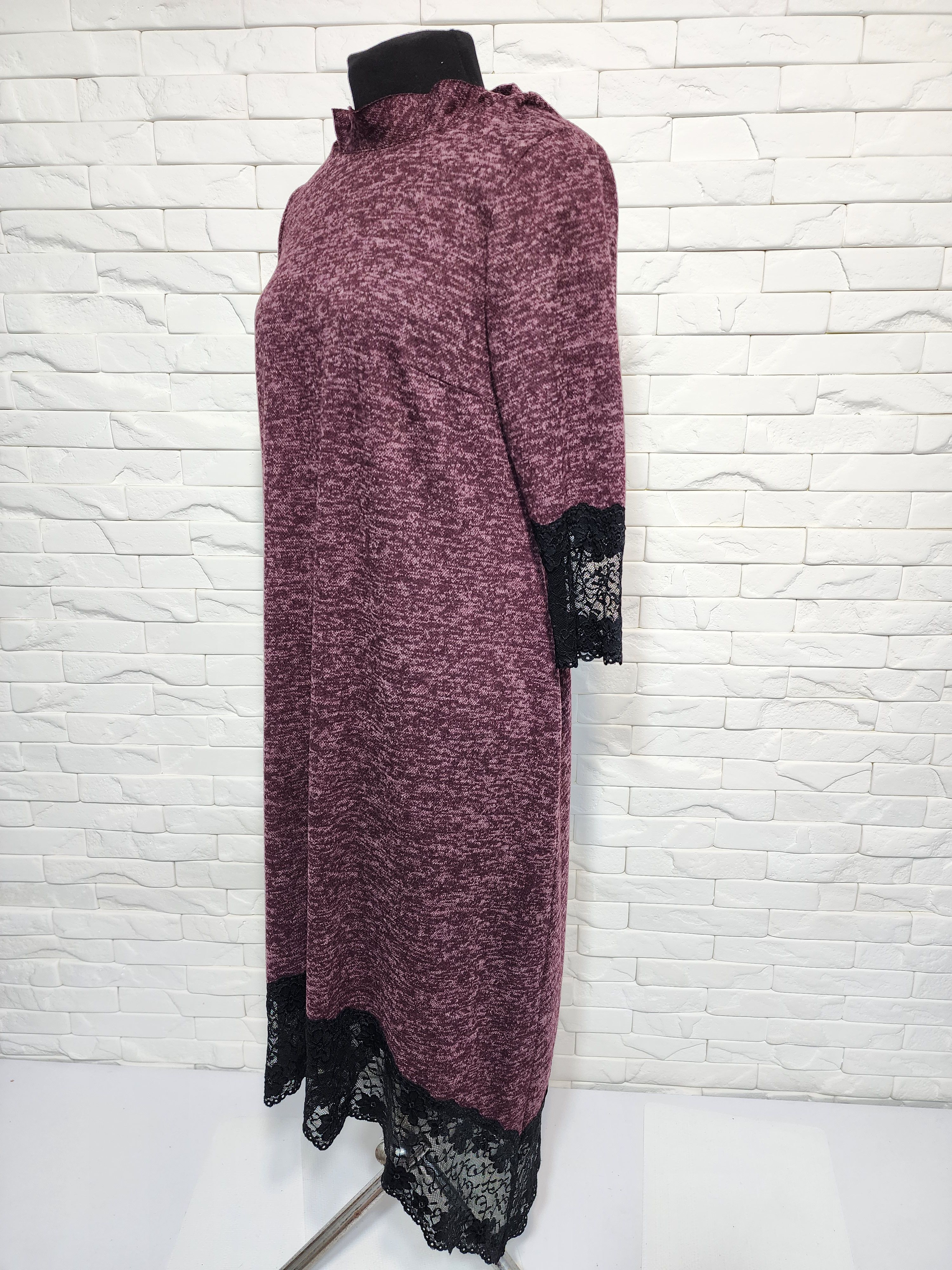 Designer Long dress with black lace. Size XXL / US 16-18 / IT 52-54 - 2 Thumbnail