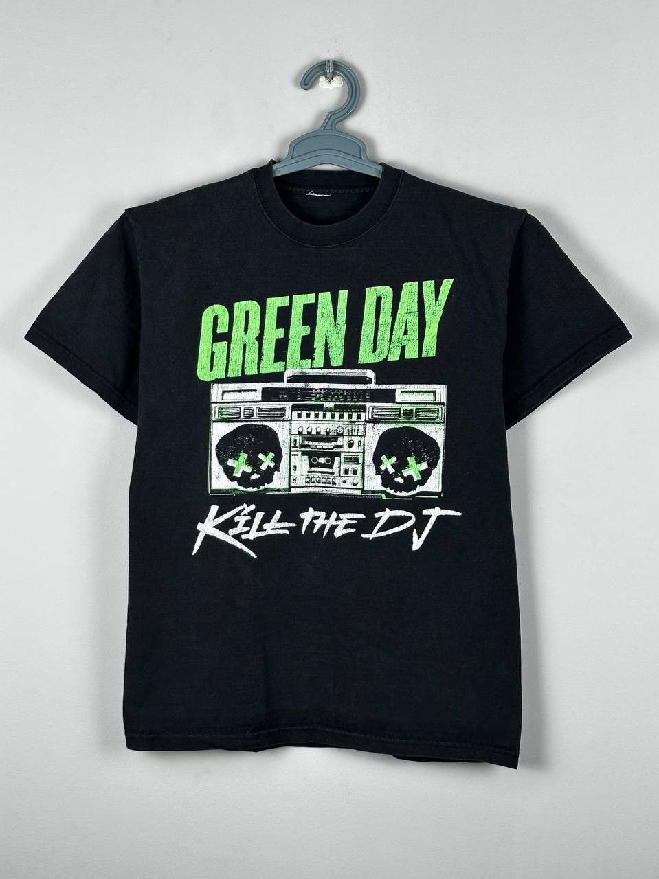 Band Tees 90's Vintage Green Day Kill The DJ Graphic T shirt Size US S / EU 44-46 / 1 - 1 Thumbnail