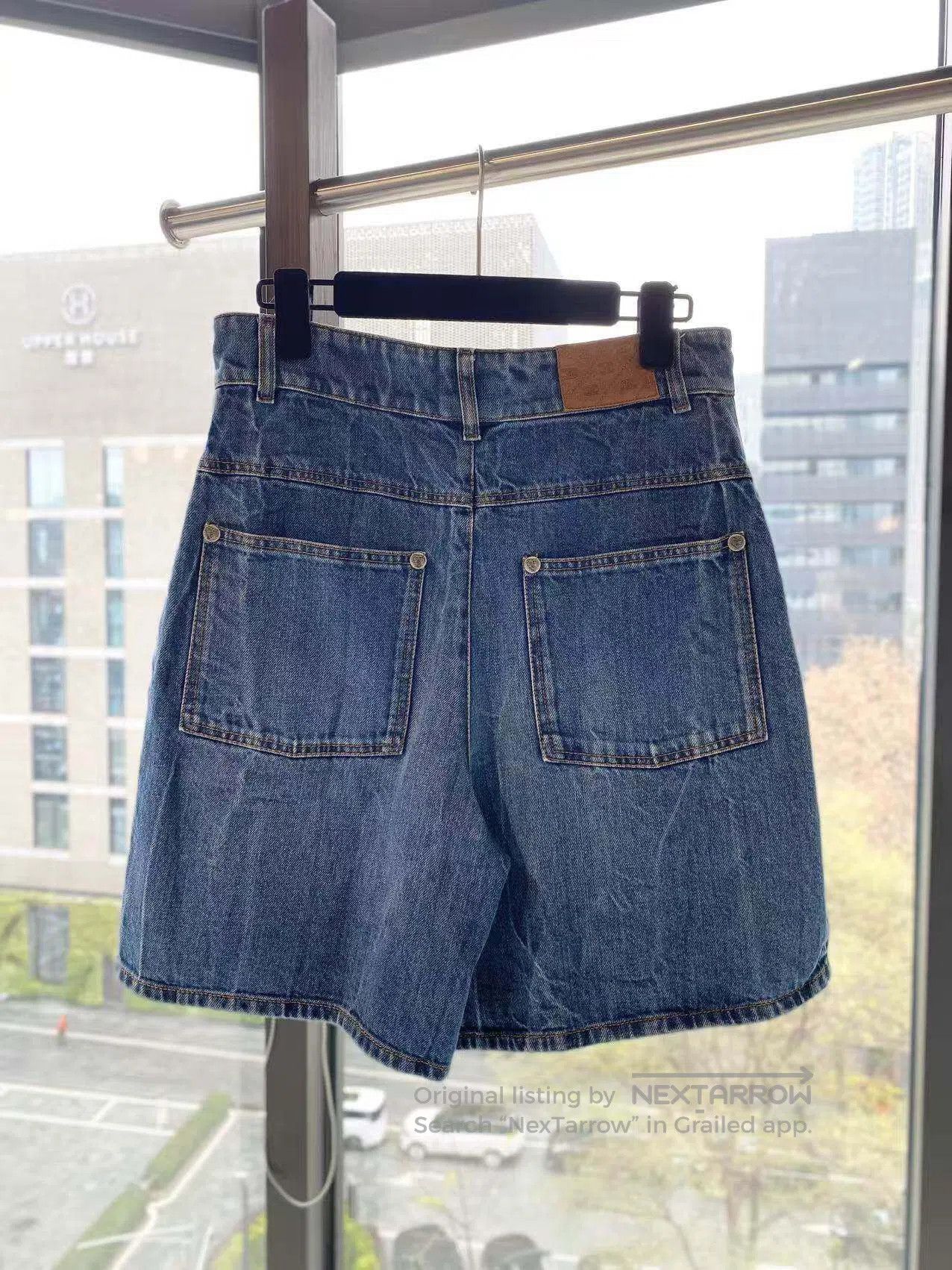 Chanel Chanel Denim shorts| Size 26" / US 2 / IT 38 - 3 Thumbnail
