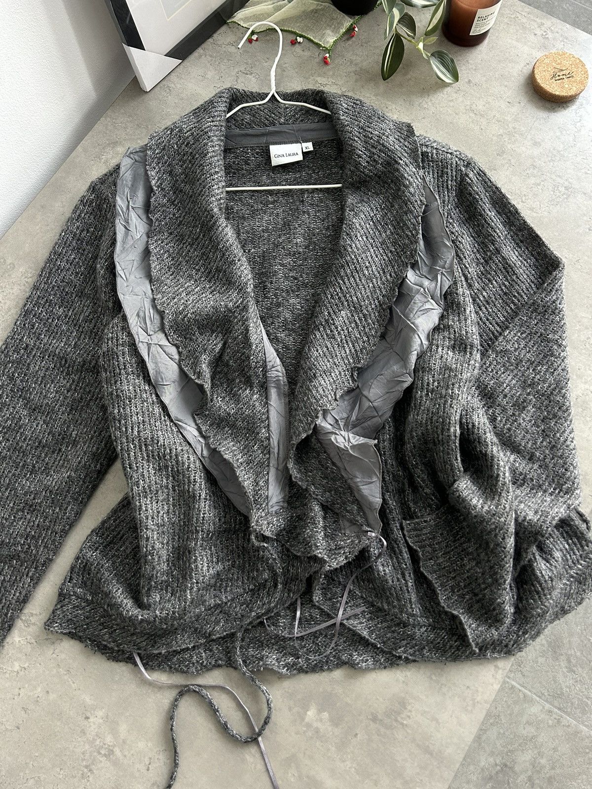 Vintage Vintage Gray Ruffle Beautiful Cardigan Cozy Retro Sweater Size XL / US 12-14 / IT 48-50 - 7 Thumbnail