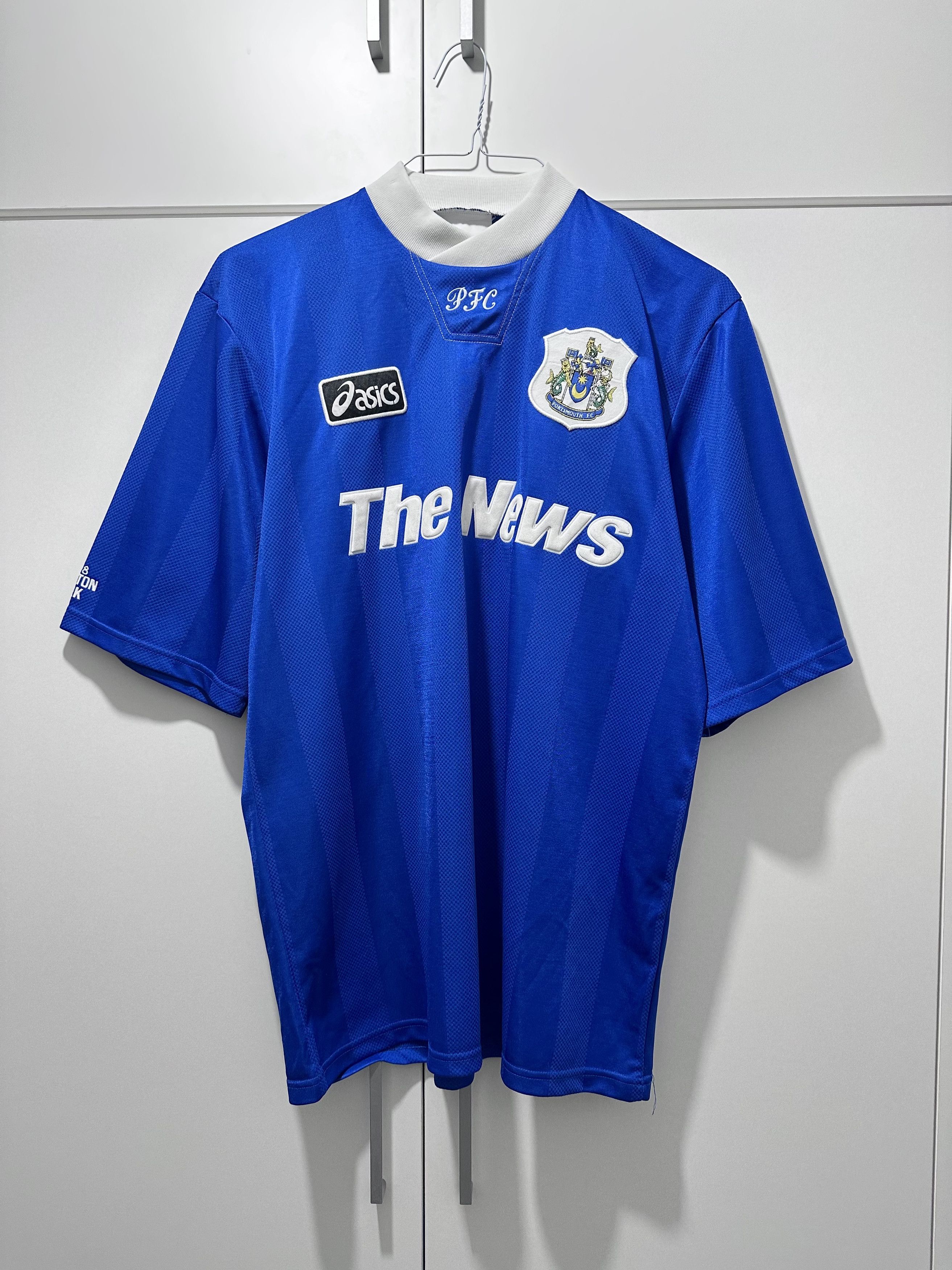Asics 1995-97 ASICS Portsmouth Home Soccer Shirt (L) Size US L / EU 52-54 / 3 - 1 Thumbnail