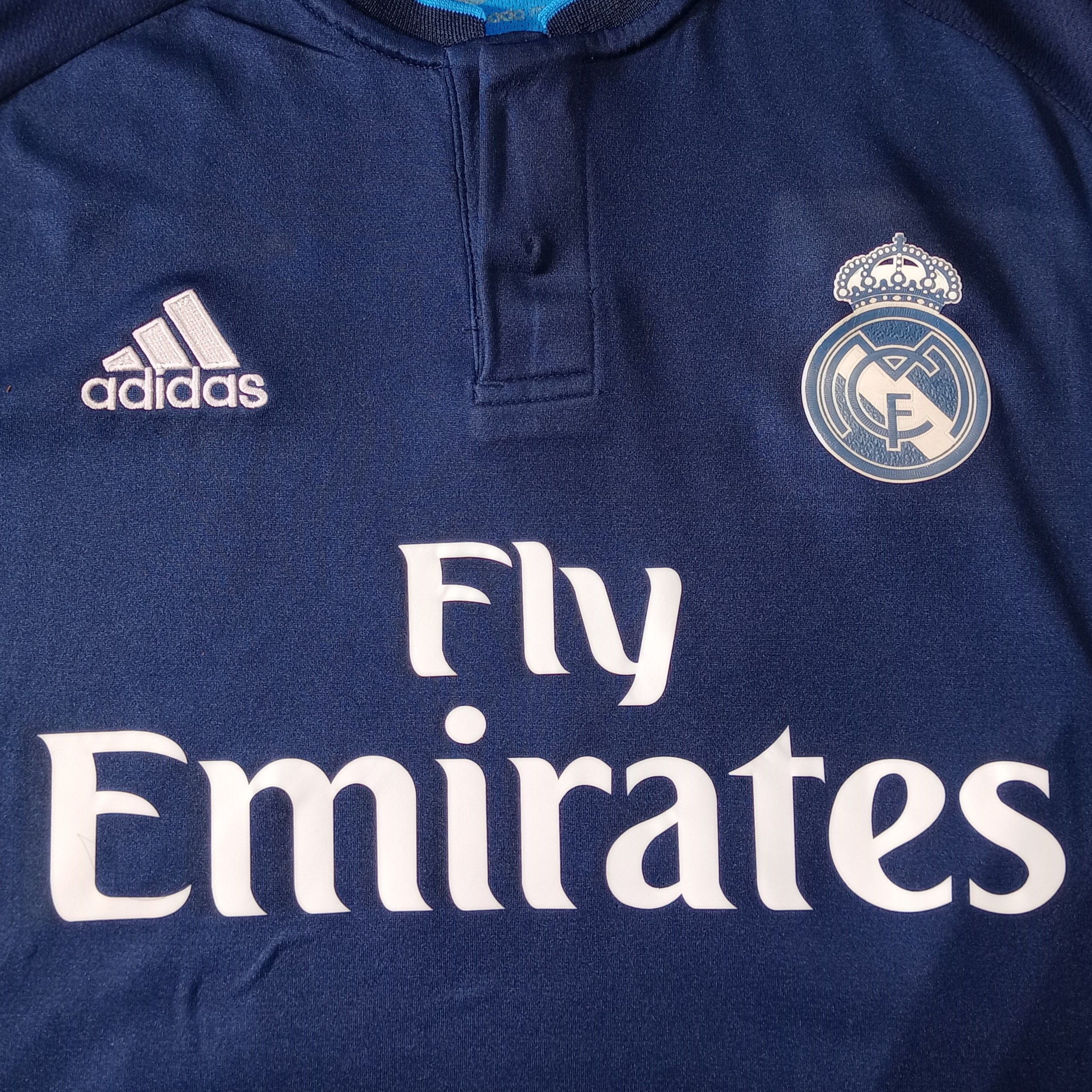 Adidas Real Madrid 2015-2016 Third Jersey Toni Kroos 8 Size US M / EU 48-50 / 2 - 3 Thumbnail