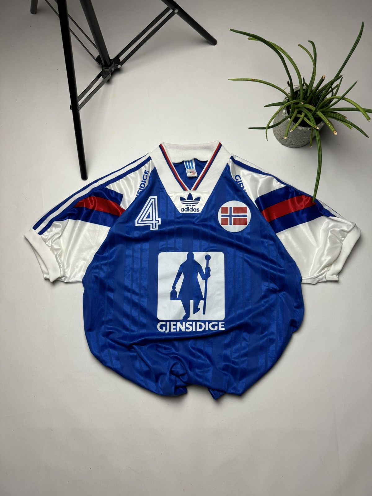 Vintage Rare vintage adidas Norway handball jersey y2k Size US XL / EU 56 / 4 - 1 Thumbnail