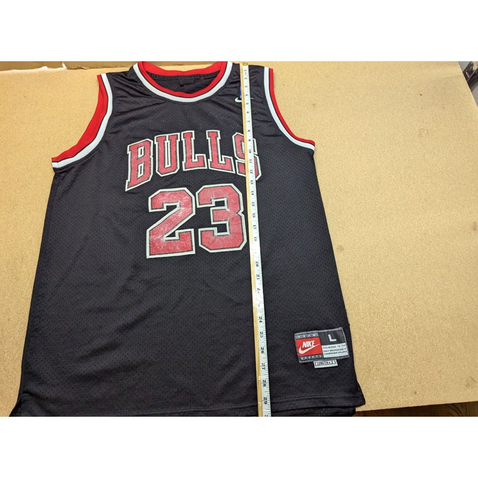 Nike Nike Michael Jordan #23 Mens Basketball Jersey L Black NBA 90s Red Jersey Mens L Black 90s Nike Basketball Jersey Size US L / EU 52-54 / 3 - 5 Thumbnail