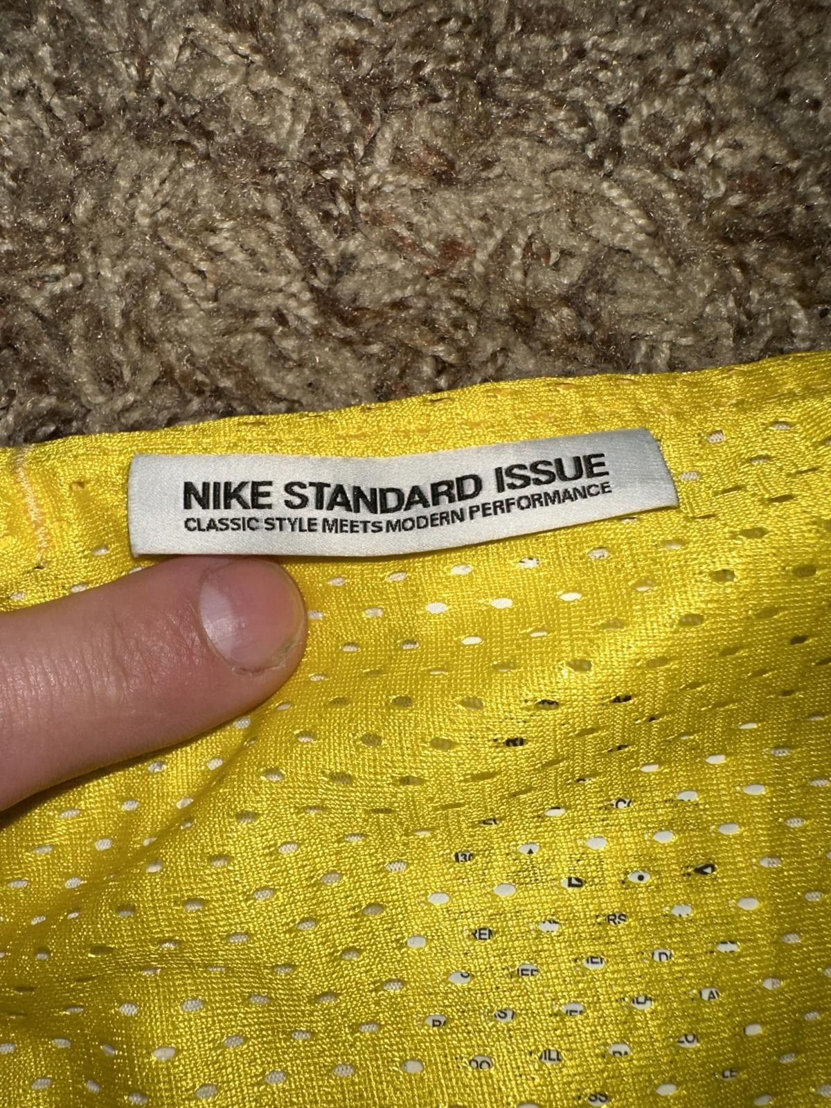 Nike Nike Standard Issue Men's Basketball Mesh Jersey Size US M / EU 48-50 / 2 - 2 Thumbnail