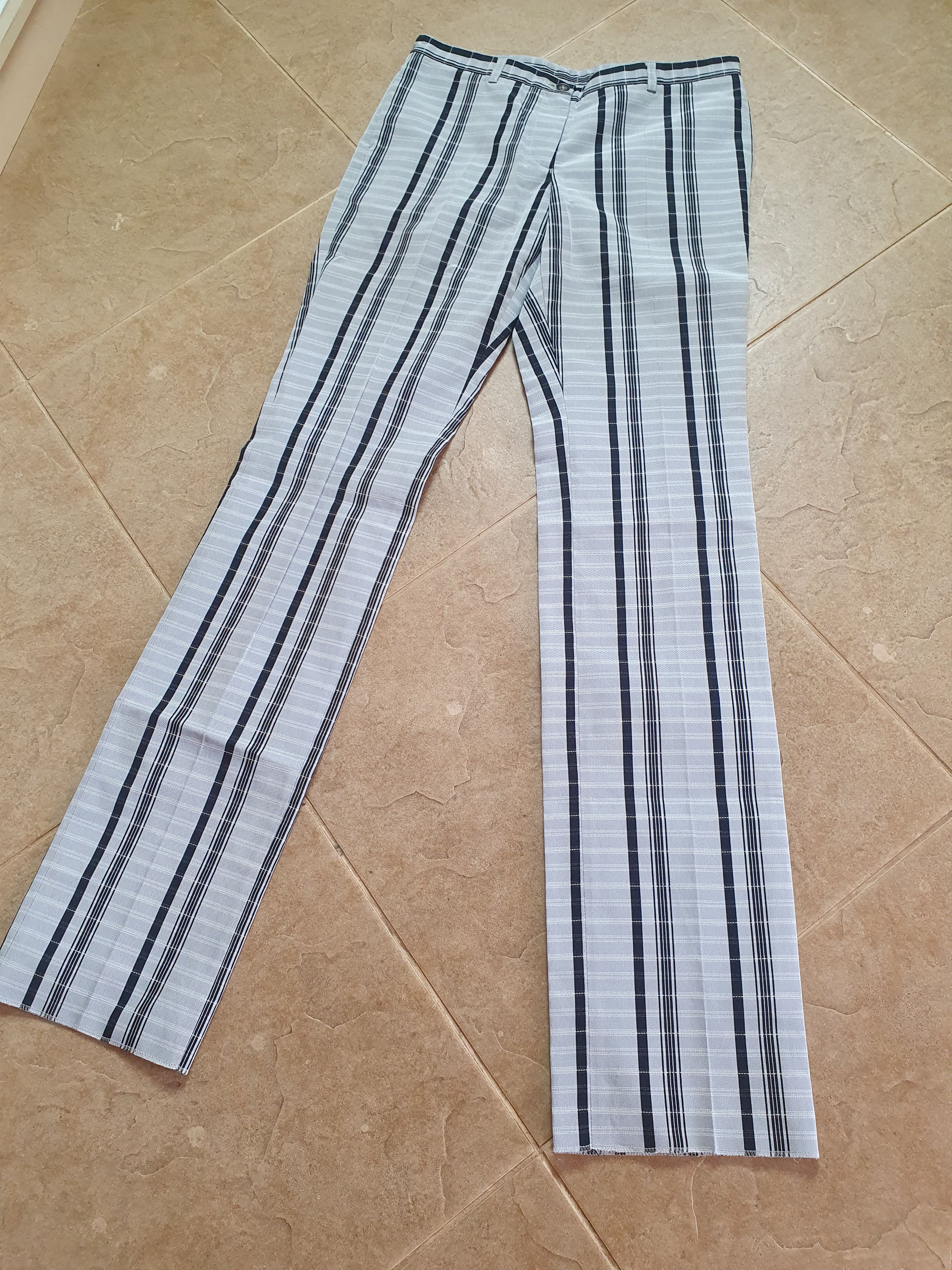 Burberry Vintage women's Burberry Check Grey Size 40 Made in Italy Size 40" / US 18 - 9 Thumbnail