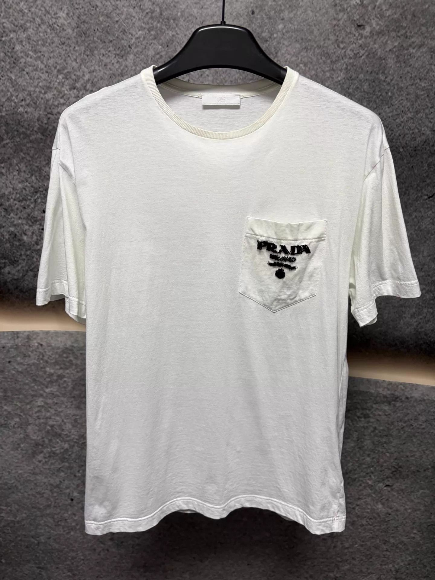 Prada Prada White Short Sleeve T-Shirt M (Pocket Logo) Size US M / EU 48-50 / 2 - 1 Thumbnail