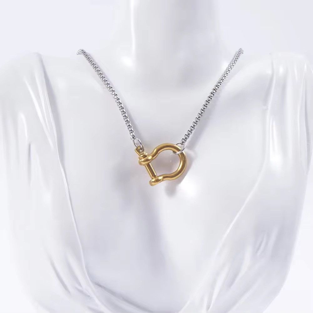 The Unbranded Brand Gold Silver Horseshoe Charm Necklace Unisex Size ONE SIZE - 1 Thumbnail