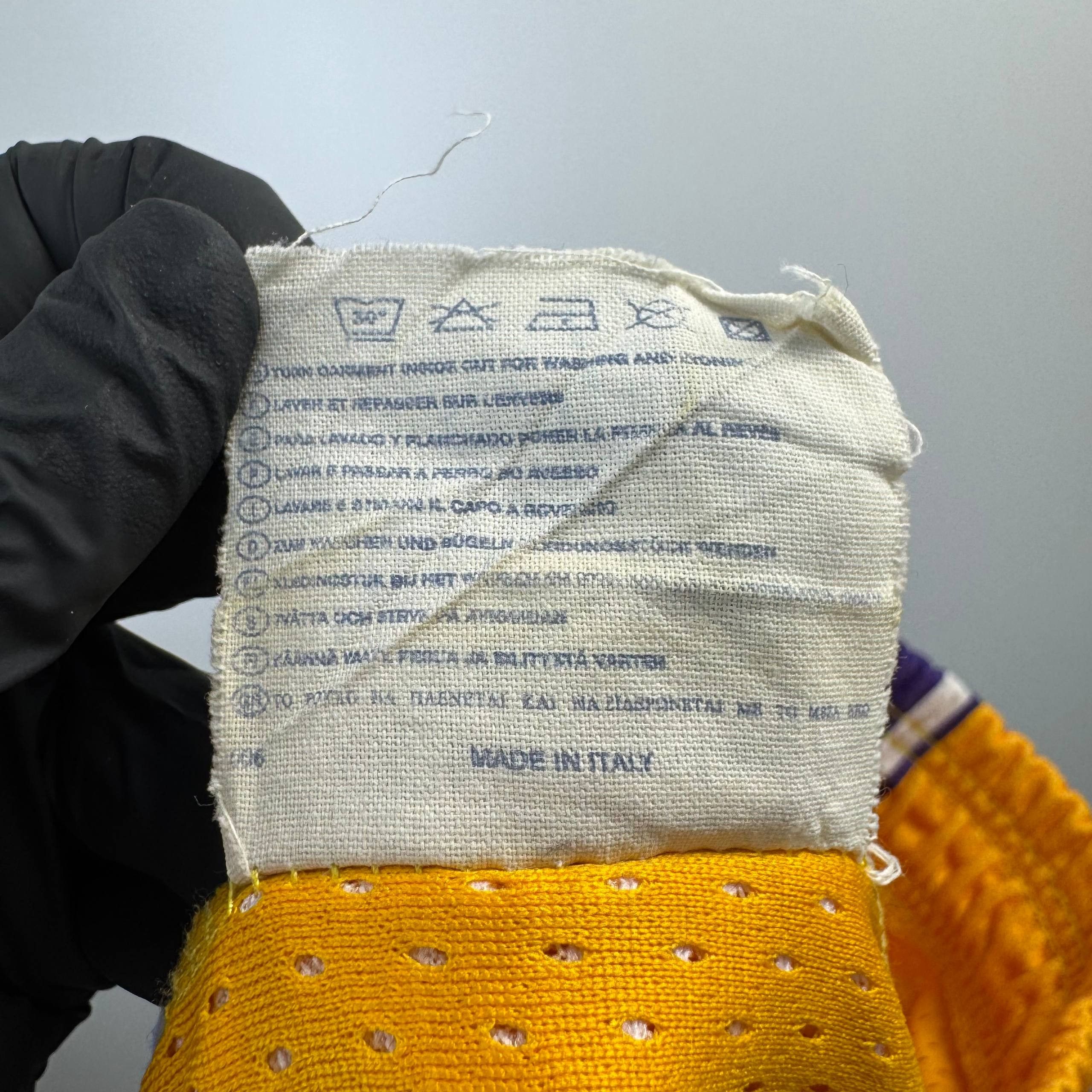 Champion Vintage Champion NBA Basketball Shorts Los Angeles Lakers S Size US S / EU 44-46 / 1 - 7 Thumbnail