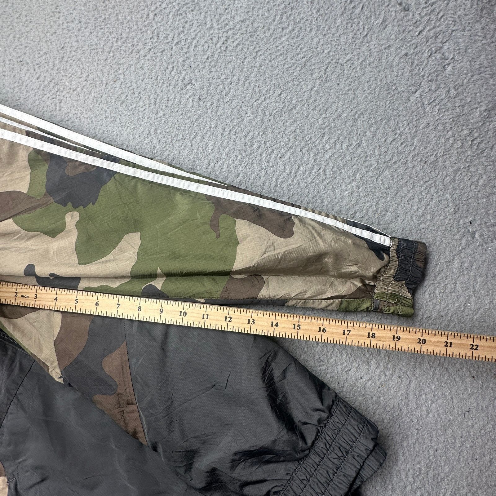 Adidas Adidas Originals Camo Windbreaker Hooded Jacket Large Size US L / EU 52-54 / 3 - 6 Thumbnail