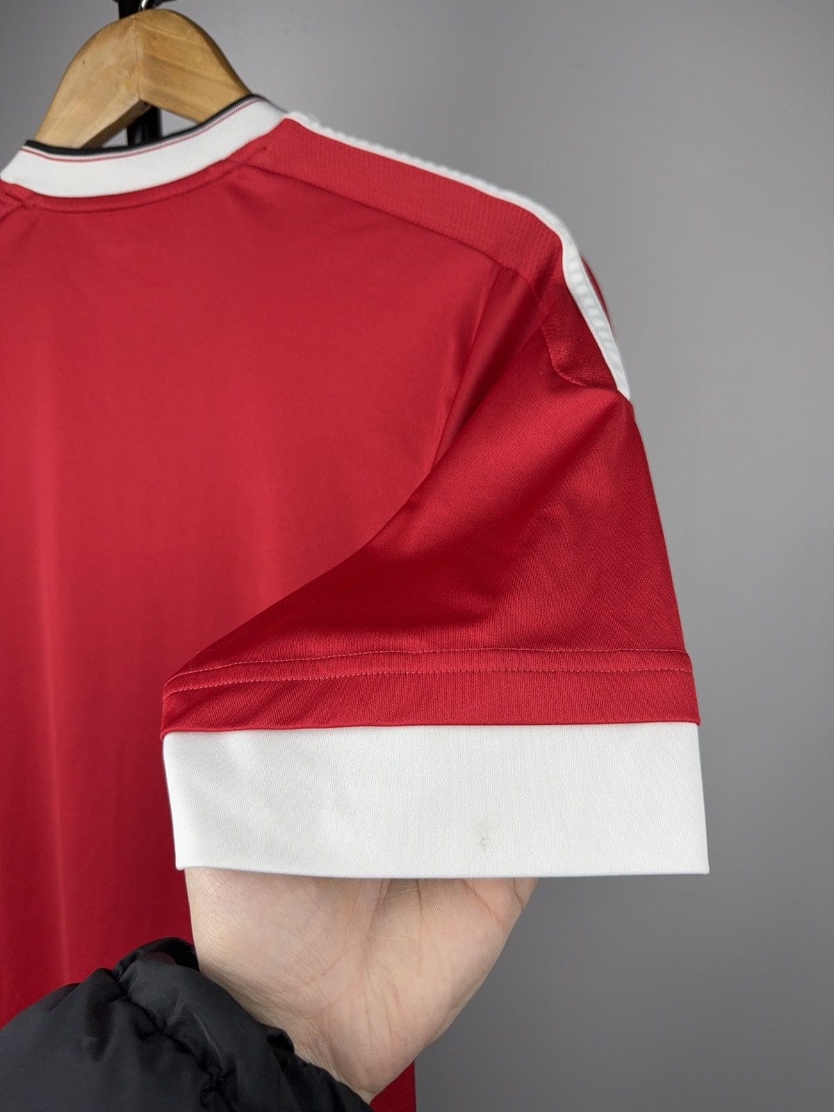 Adidas 2015 Manchester United Adidas Home Jersey ClimaCool Size US M / EU 48-50 / 2 - 19 Thumbnail