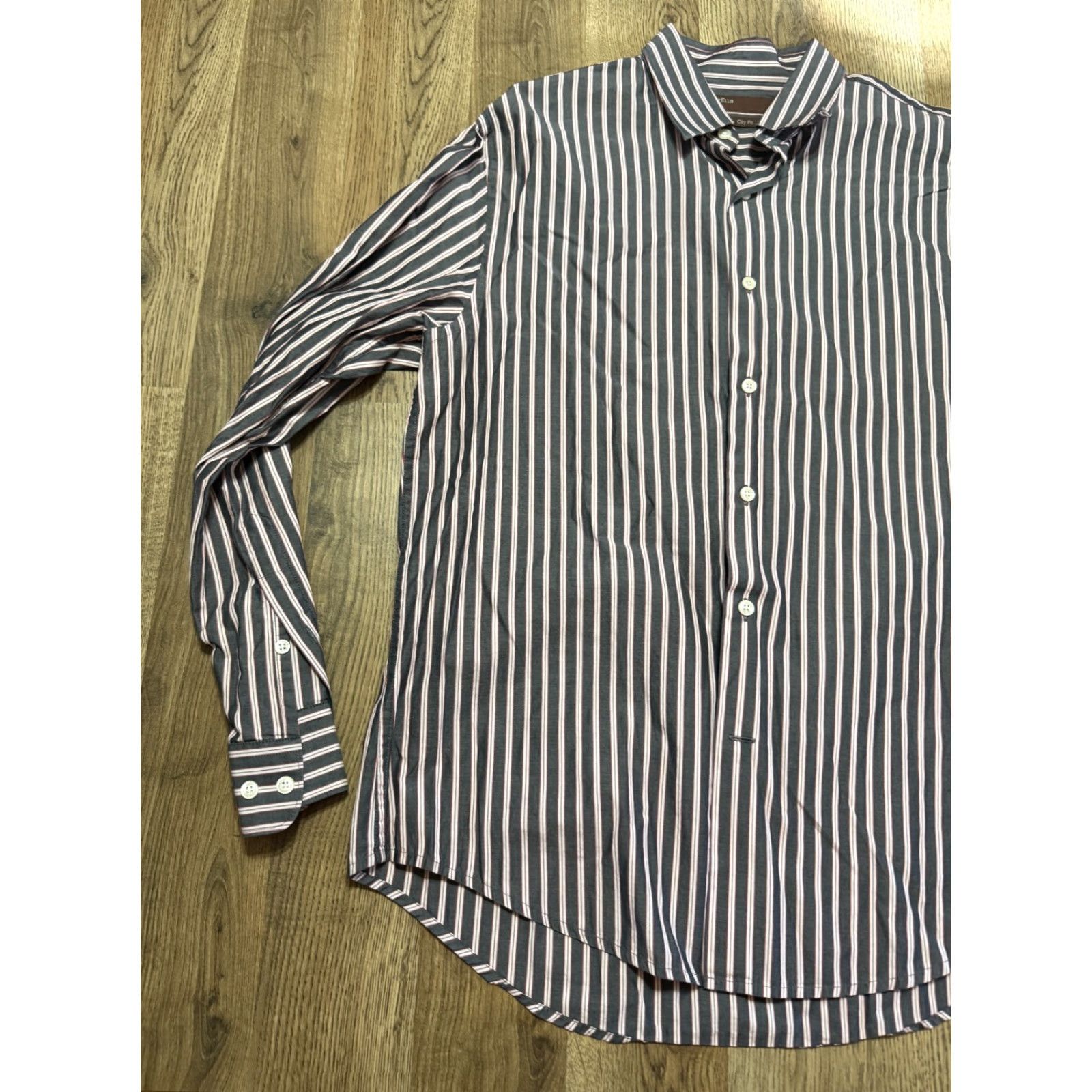 Perry Ellis Perry Ellis Shirt Men's Large Grey White Red Stripe Button Up Shirt City Fit Size US L / EU 52-54 / 3 - 3 Thumbnail