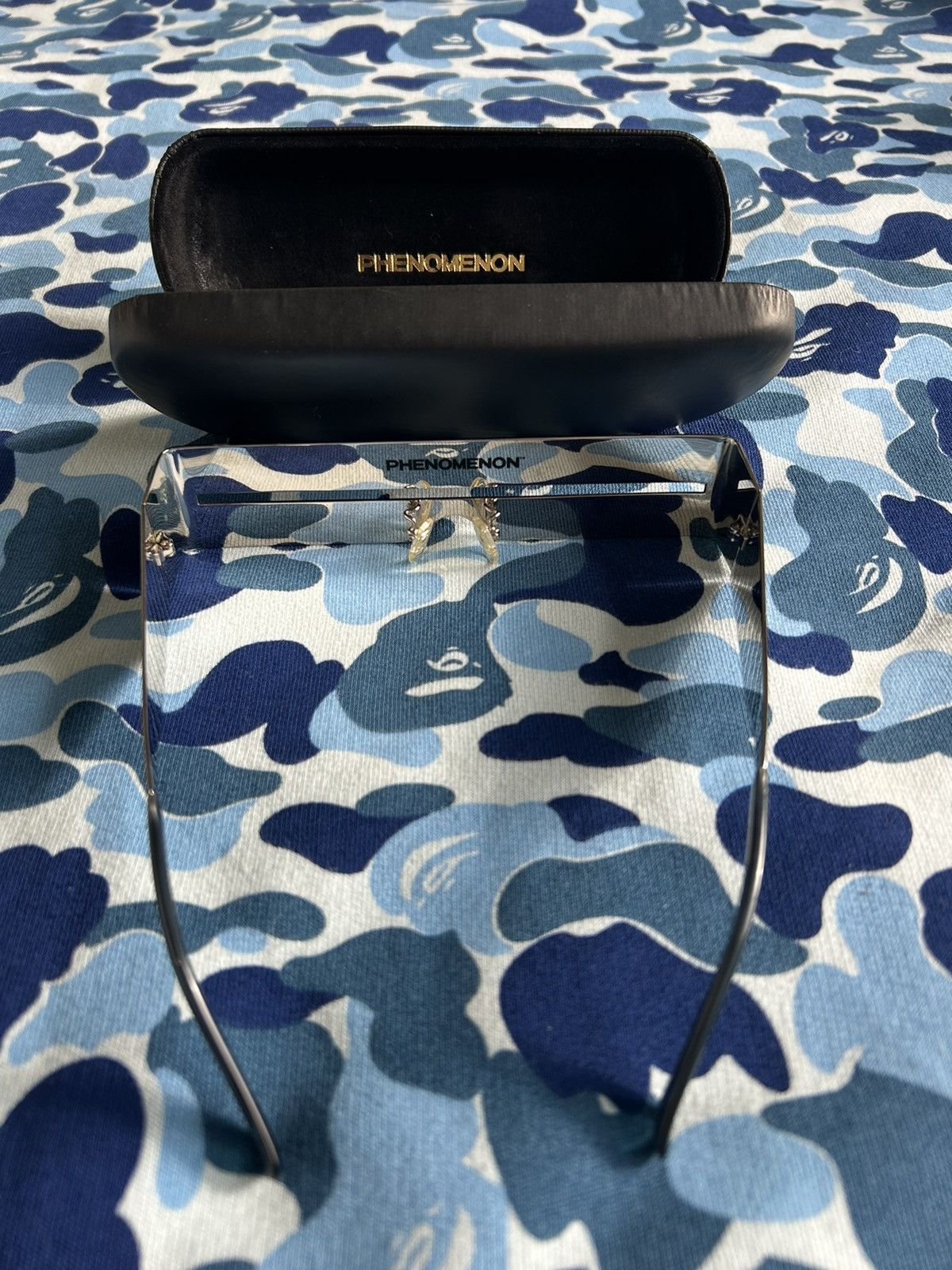 Phenomenon Cutting Shaze Glasses with Case Rare