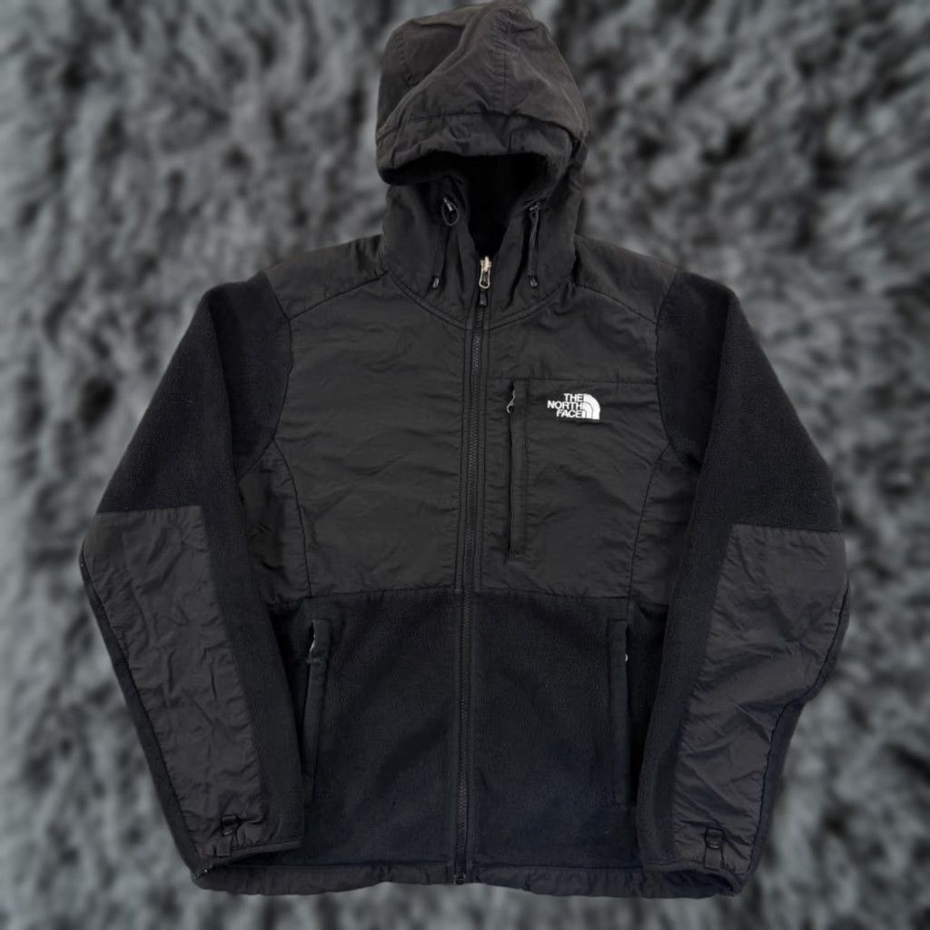 The North Face VINTAGE The North Face Denali Jacket Womens Medium Black Denali Hooded Zip Fleece Outdoor Size M / US 6-8 / IT 42-44 - 1 Thumbnail