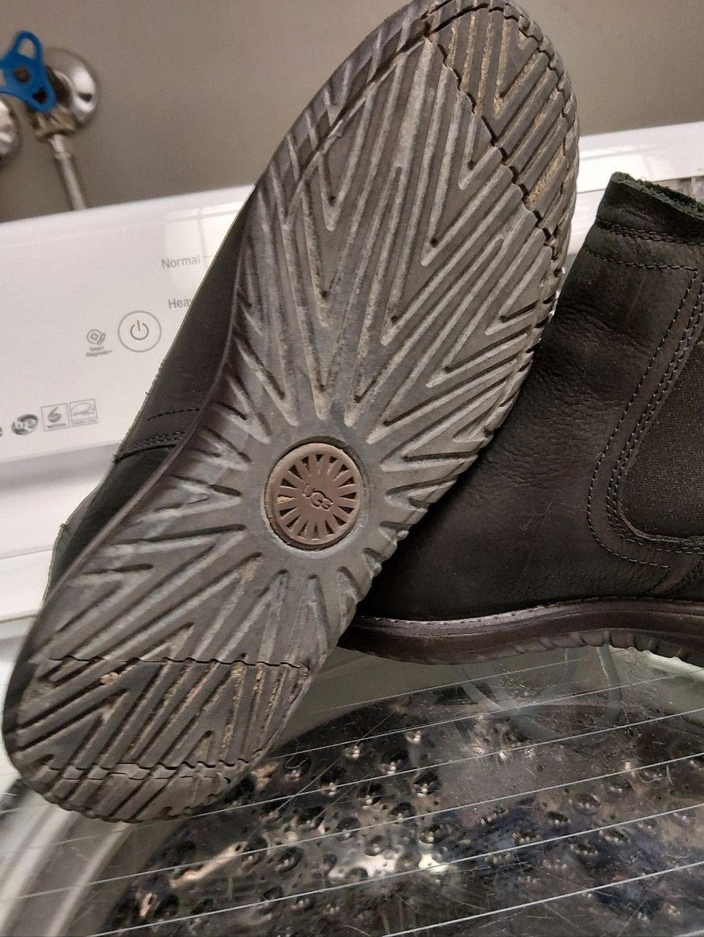 Ugg UGG Black Union Chelsea Boot Size US 8 / EU 41 - 8 Thumbnail
