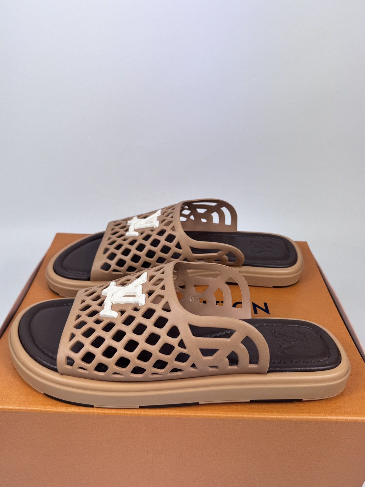 Louis Vuitton WAFFLE LV LOGO SLIDES ( VERY RARE ) Size US 10 / EU 43 - 2 Thumbnail