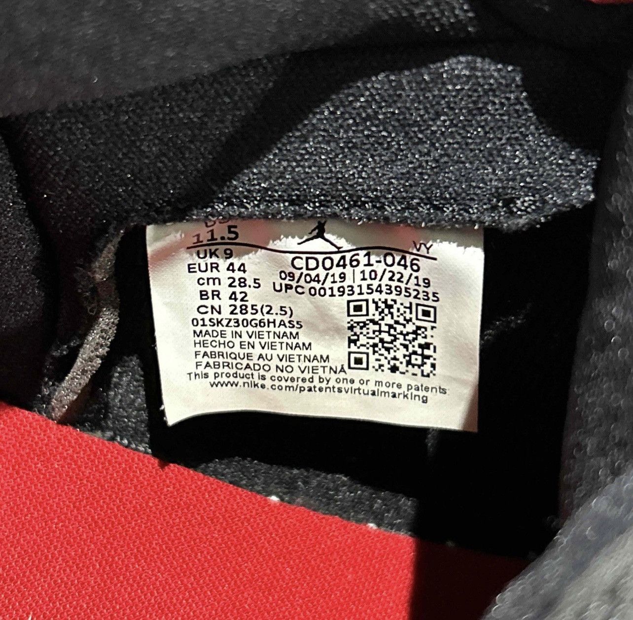 Nike WMNS AIR JORDAN 1 HIGH OG “NC to CHI” Size US 11.5 / EU 44-45 - 4 Thumbnail