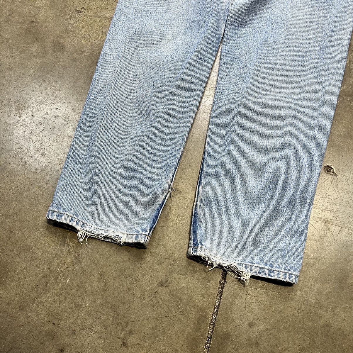 Carhartt × Vintage Vintage Y2K 90s Carhartt Distressed Workwear Carpenter Jeans Size US 36 / EU 52 - 9 Thumbnail