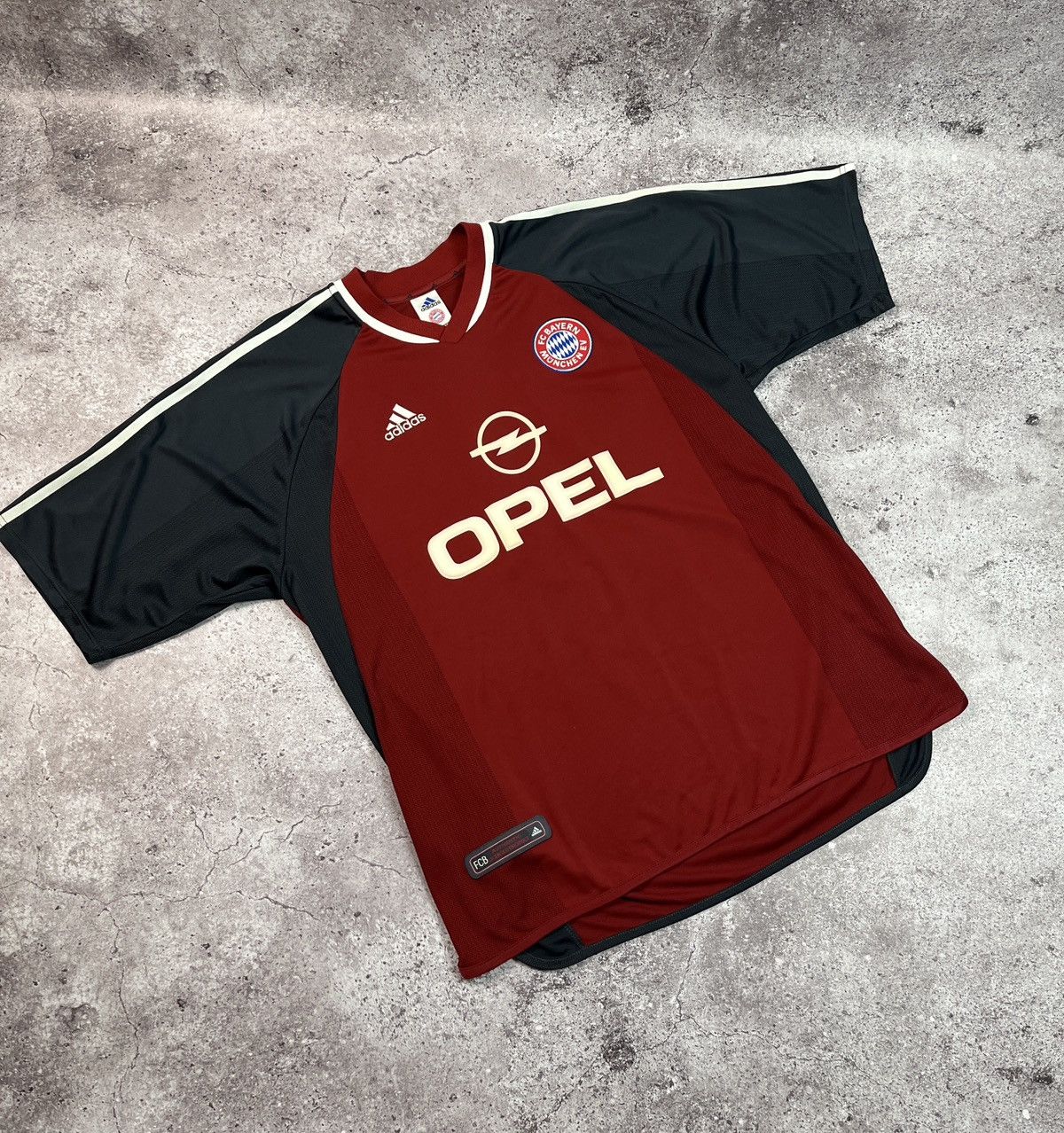 Adidas Vintage Adidas Bayern Munich #3Lizarazu Home Soccer Jersey Size US XL / EU 56 / 4 - 1 Thumbnail