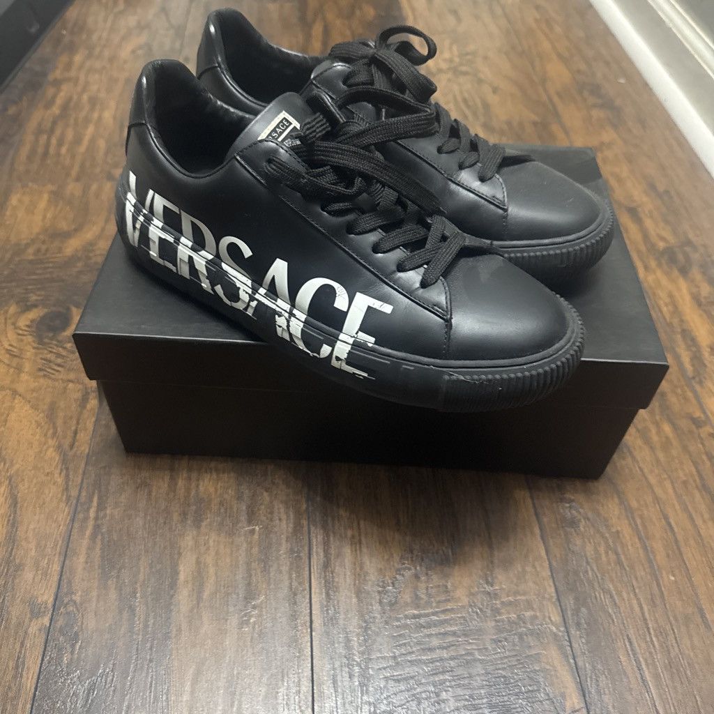 Versace Versace Greca Logo Sneakers Size US 9.5 / EU 42-43 - 1 Thumbnail