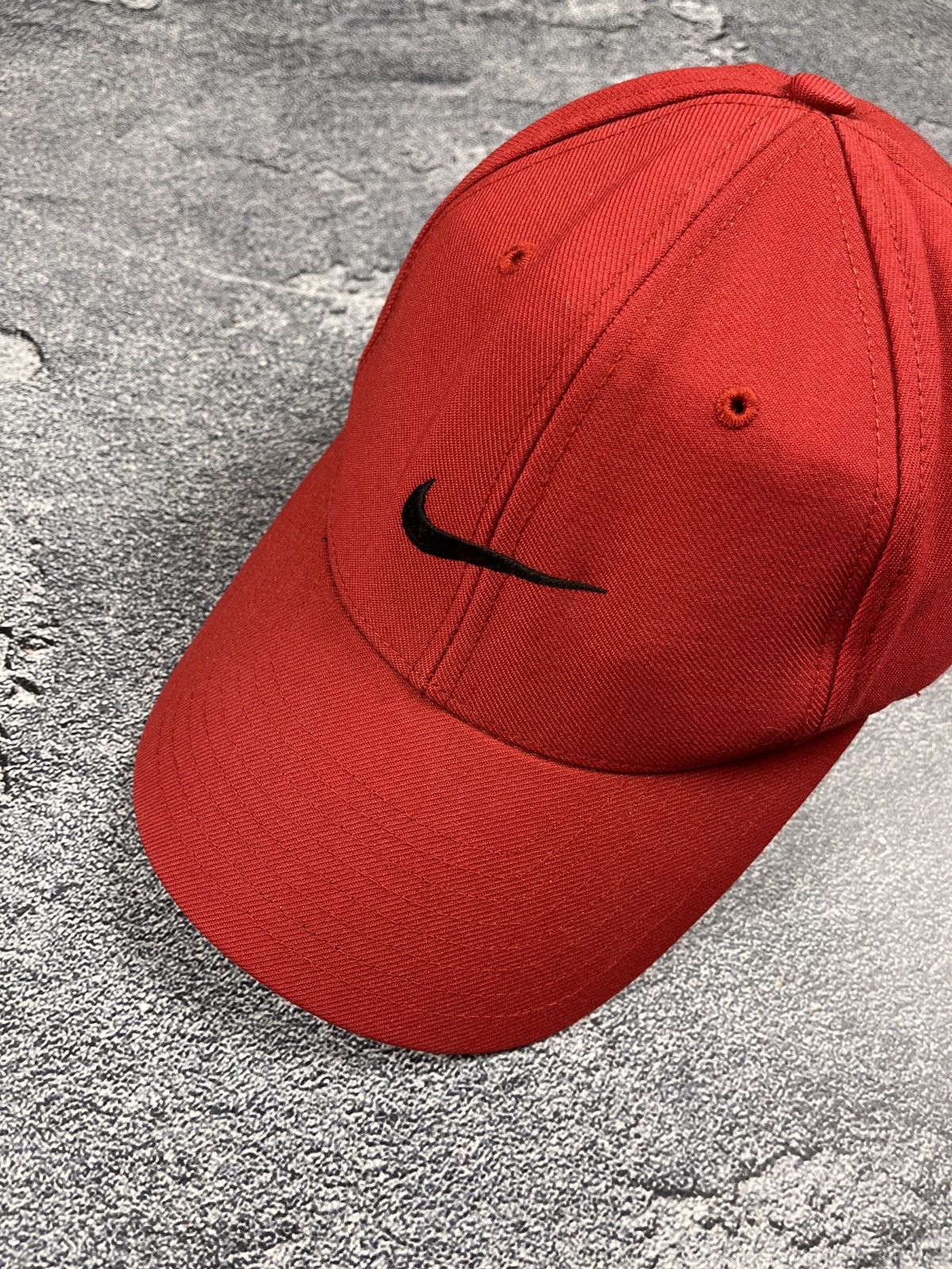 Vintage Vintage Nike Y2K Cap Size ONE SIZE - 2 Thumbnail