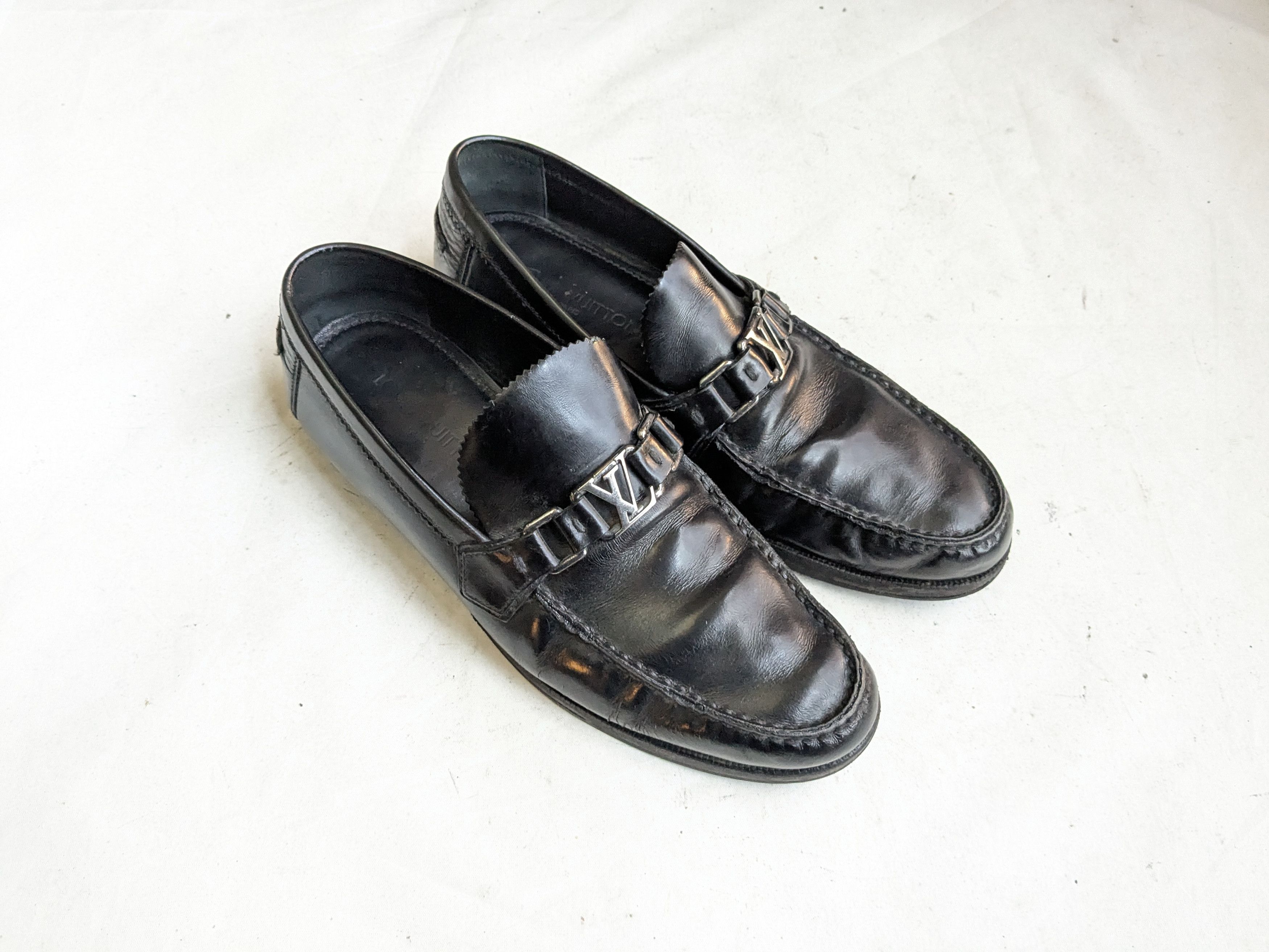 Louis Vuitton Louis Vuitton Driving Black 10 Leather LV Buckle Size US 10 / EU 43 - 1 Thumbnail