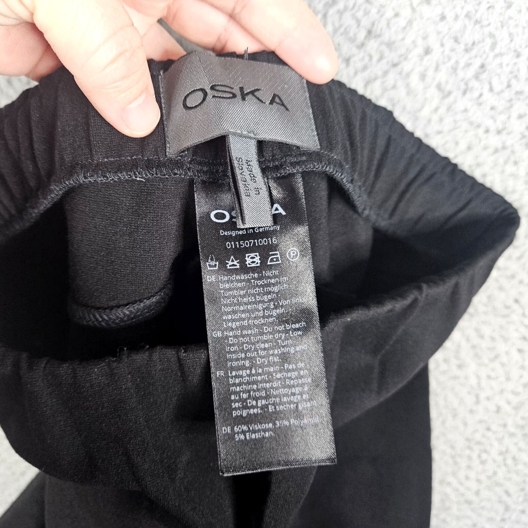 Vintage OSKA Women’s Black Pull-on Casual Pant Size 0 - Pants, 0, Black, Regular Rise, Skinny Leg, Knit, Viscose Polyamide Elastane, Casual Pant, Women, OSKA Size 25" / US 0 / IT 36 - 5 Thumbnail