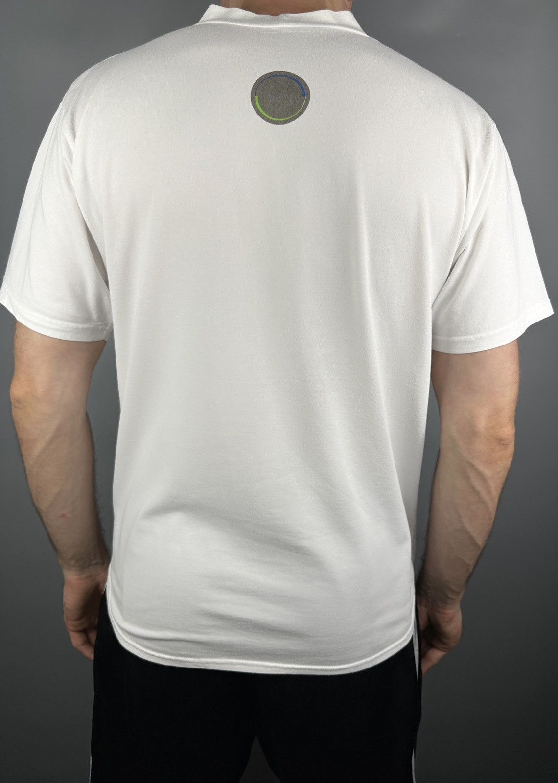 Nike 90s Vintage Nike Big Center Swoosh Reflective Logo T Shirt Size US L / EU 52-54 / 3 - 8 Thumbnail