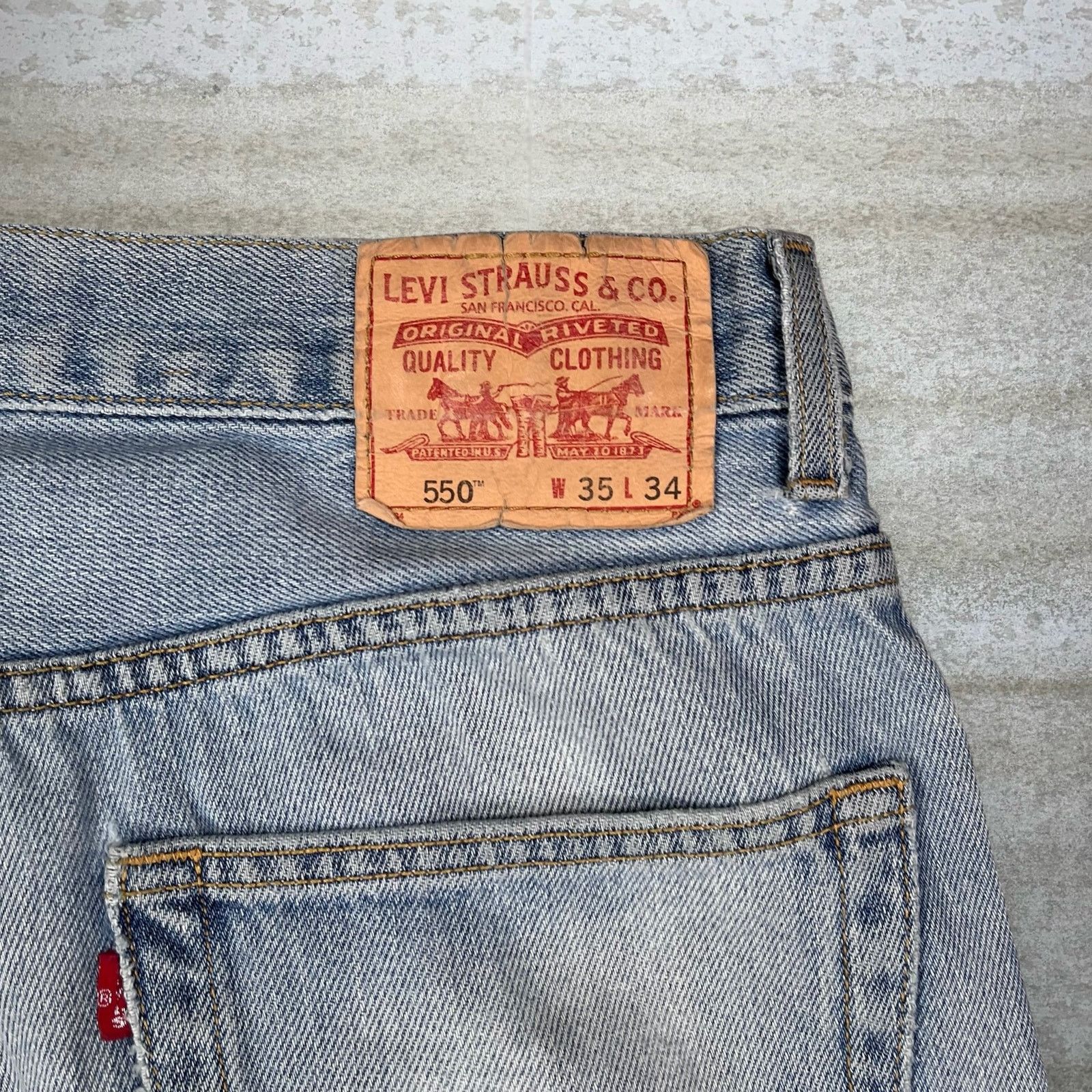 Levi's Crazy Vintage Levis 550 Jeans Relaxed Fit Light Wash Size US 35 - 4 Thumbnail