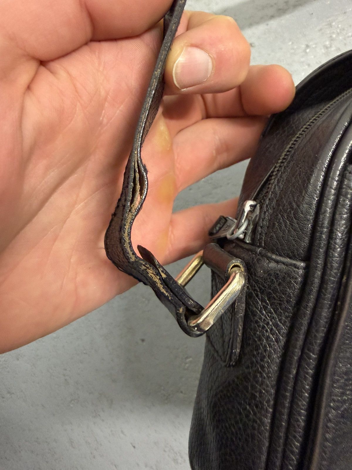 Fendi Vintage Fendi Leather Crossbody Bag Size ONE SIZE - 10 Thumbnail