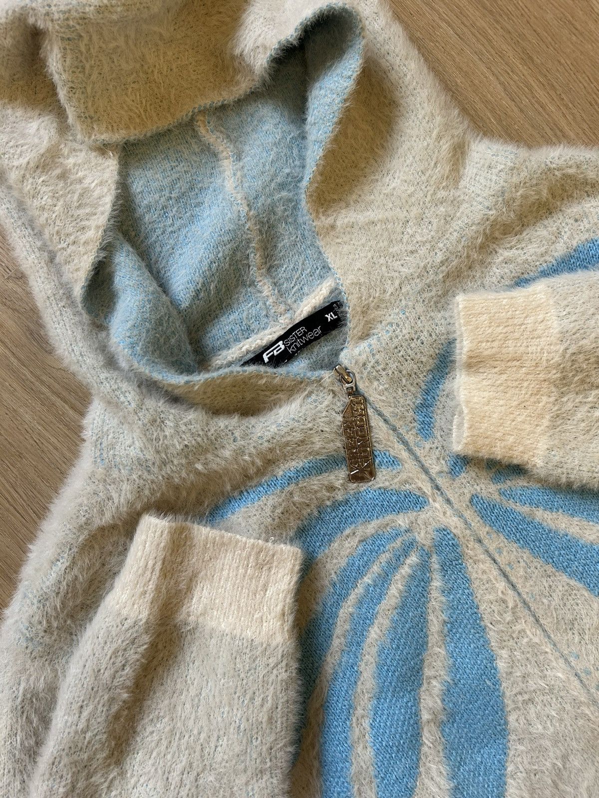 H&M Cropped Zip Up Hoodie Size XL / US 12-14 / IT 48-50 - 2 Thumbnail