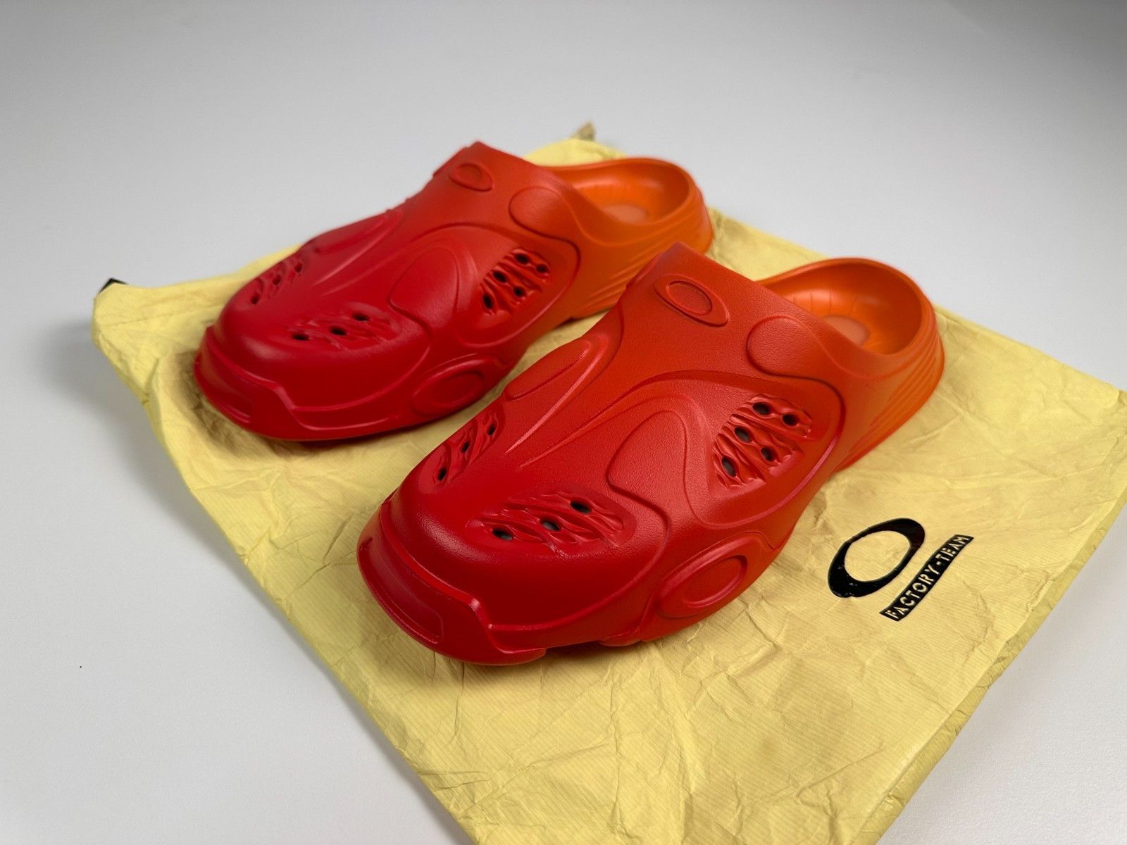Oakley Oakley Factory Team x Brain Dead Paguro slide US9.5 Size US 9.5 / EU 42-43 - 1 Thumbnail